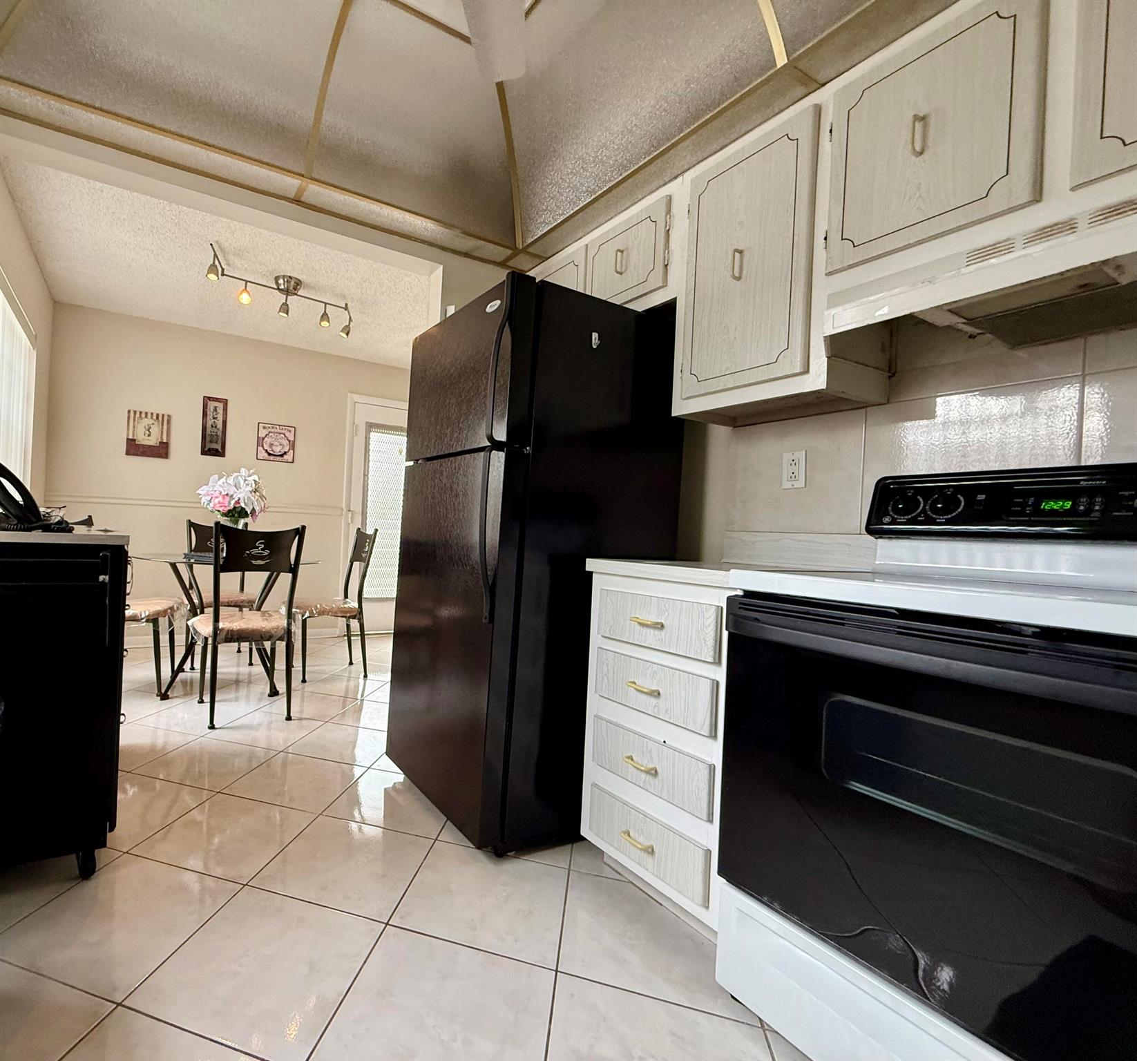 KINGS POINT CAPRI A THRU - Residential