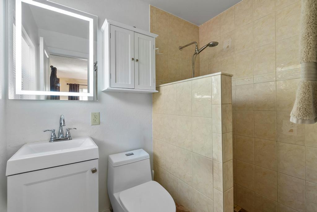 DEERFIELD BEACH ESTATES - Residential