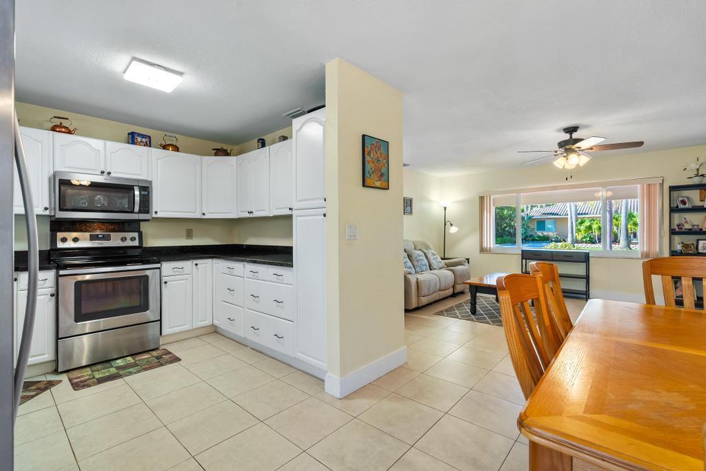 DEERFIELD BEACH ESTATES - Residential