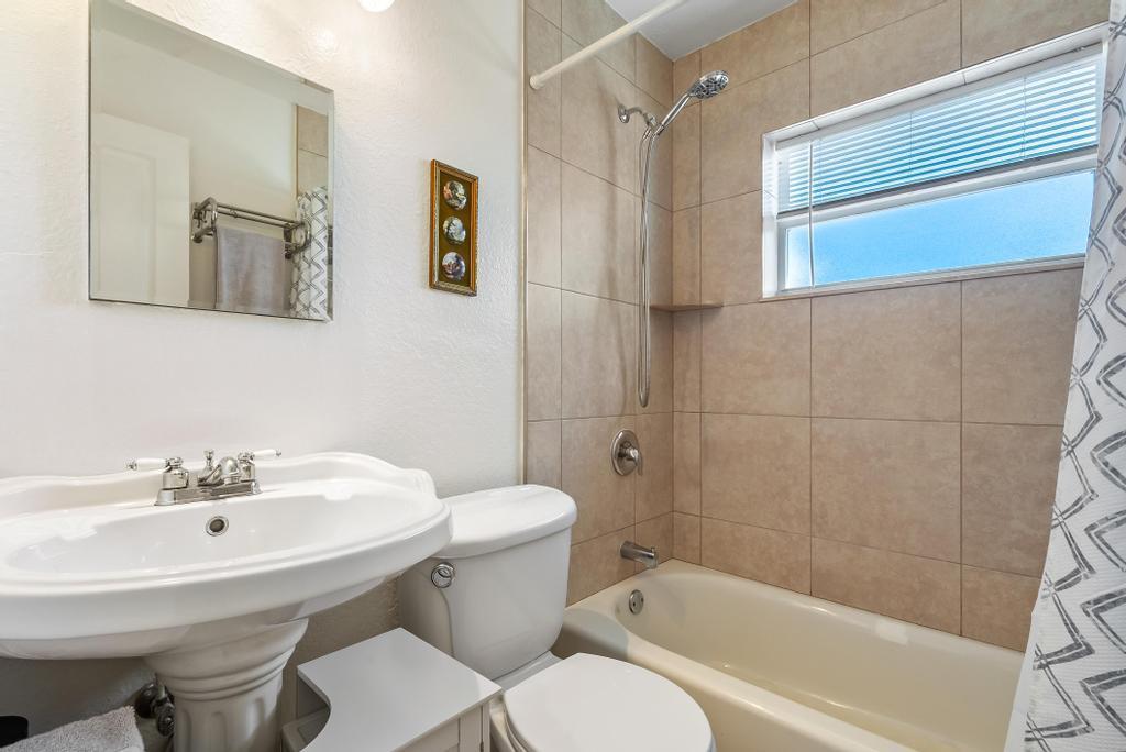 DEERFIELD BEACH ESTATES - Residential