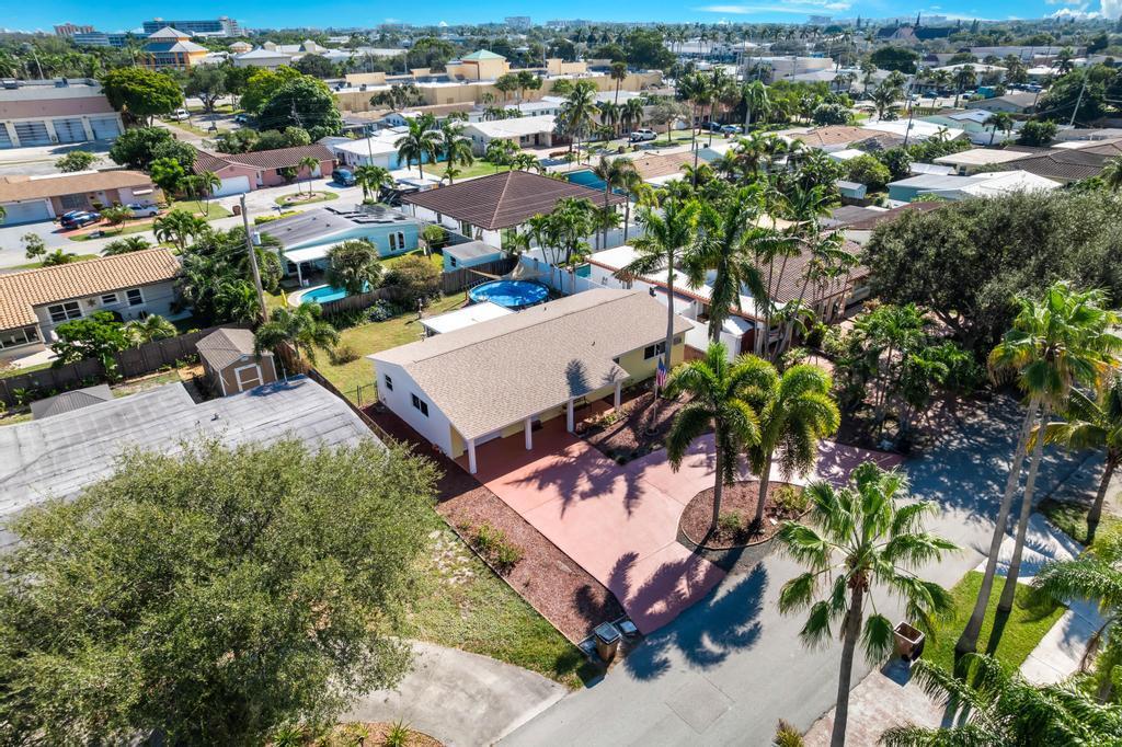 DEERFIELD BEACH ESTATES - Residential