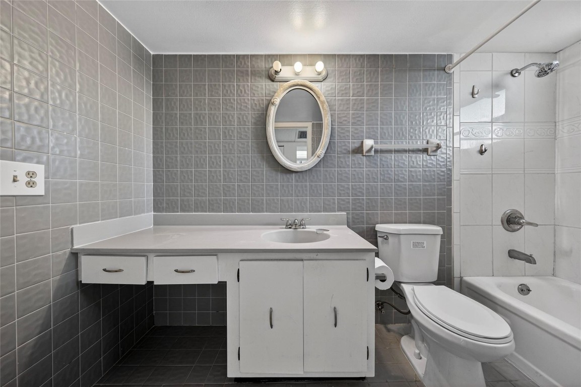 Royal Park Condominium - Residential