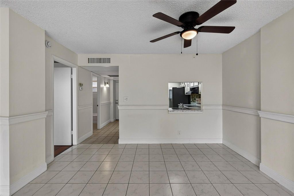 Photo of 112 Royal Park Drive #3d, Oakland Park, FL 33309 (MLS # F10533597)