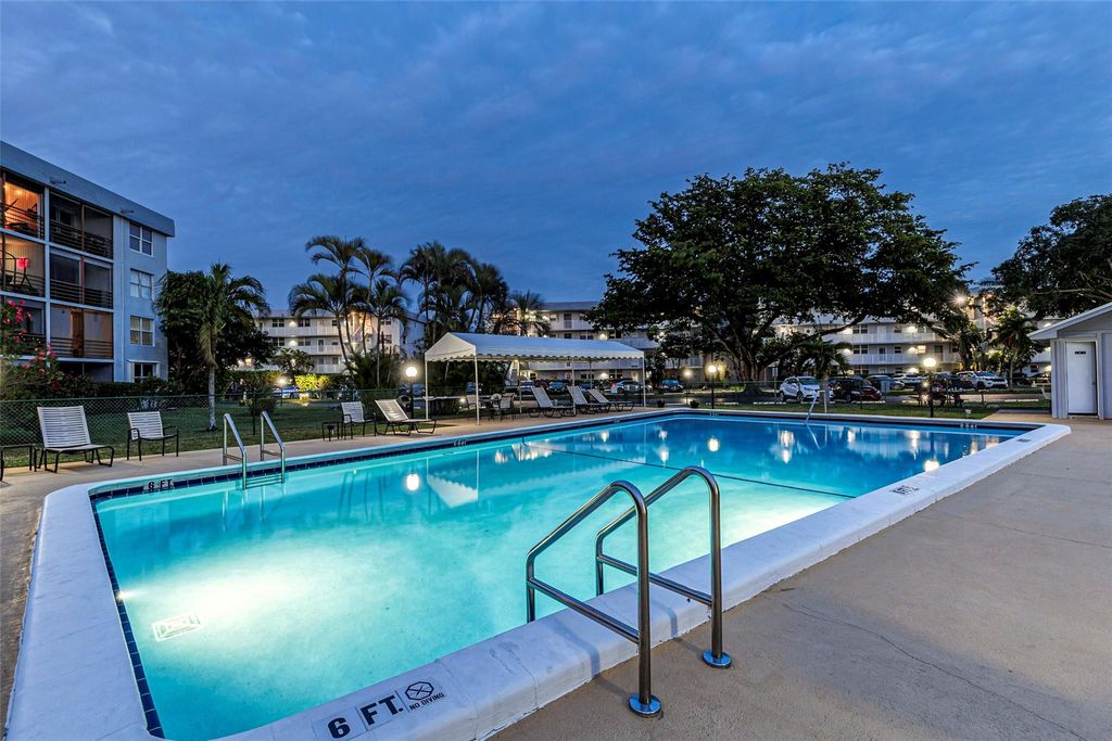 Photo of 112 Royal Park Dr #3D, Oakland Park, FL 33309 (MLS # F10533597)