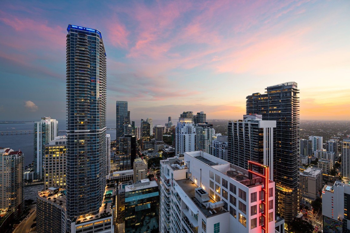 950 Brickell Bay Drive 5205