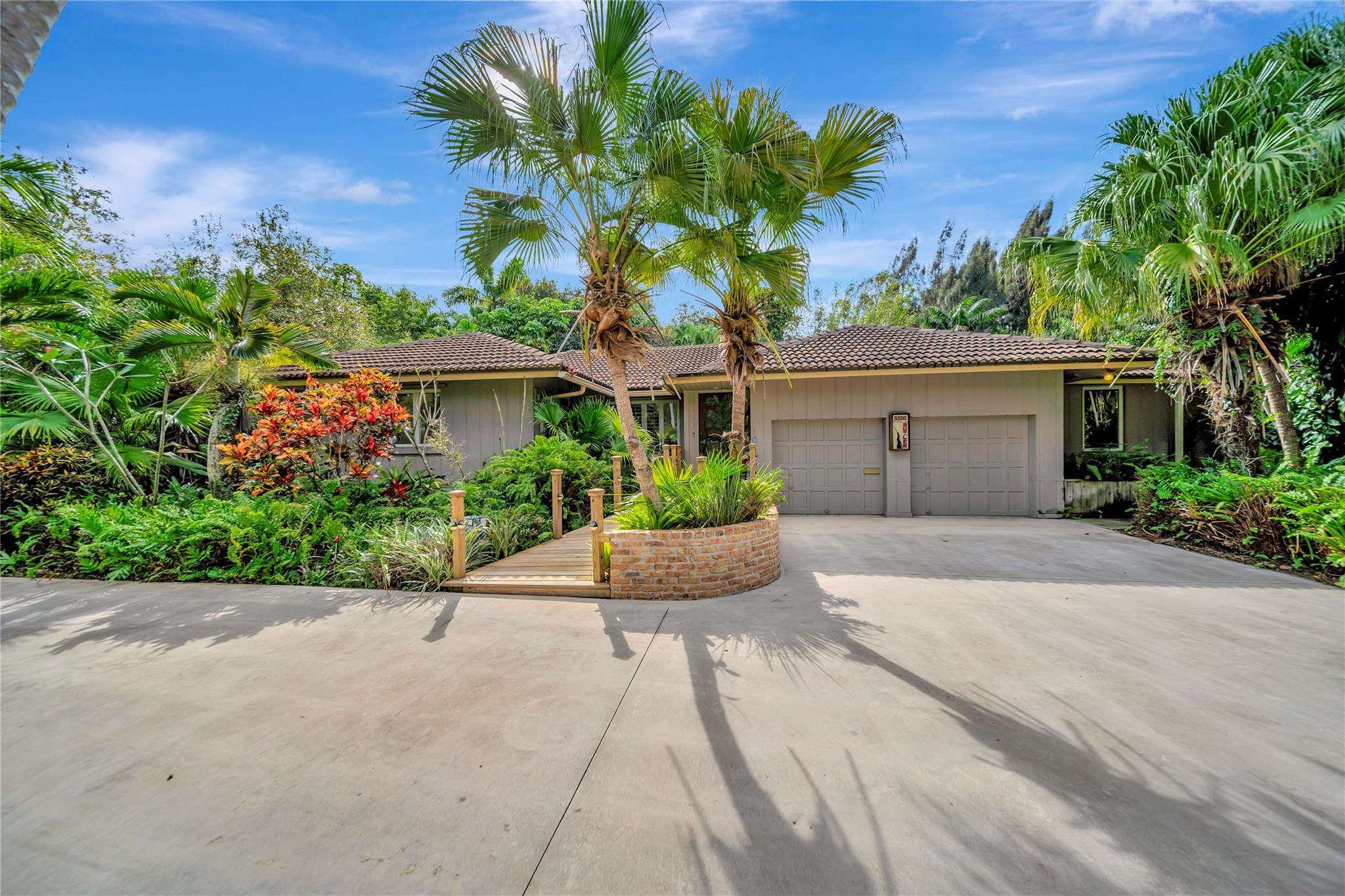 5900 Cypress Rd