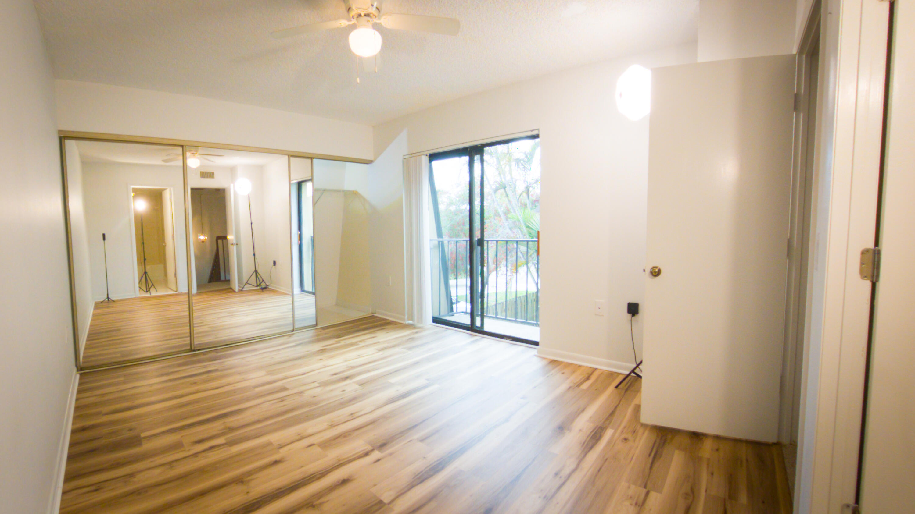 EMERALD LAKES - Residential