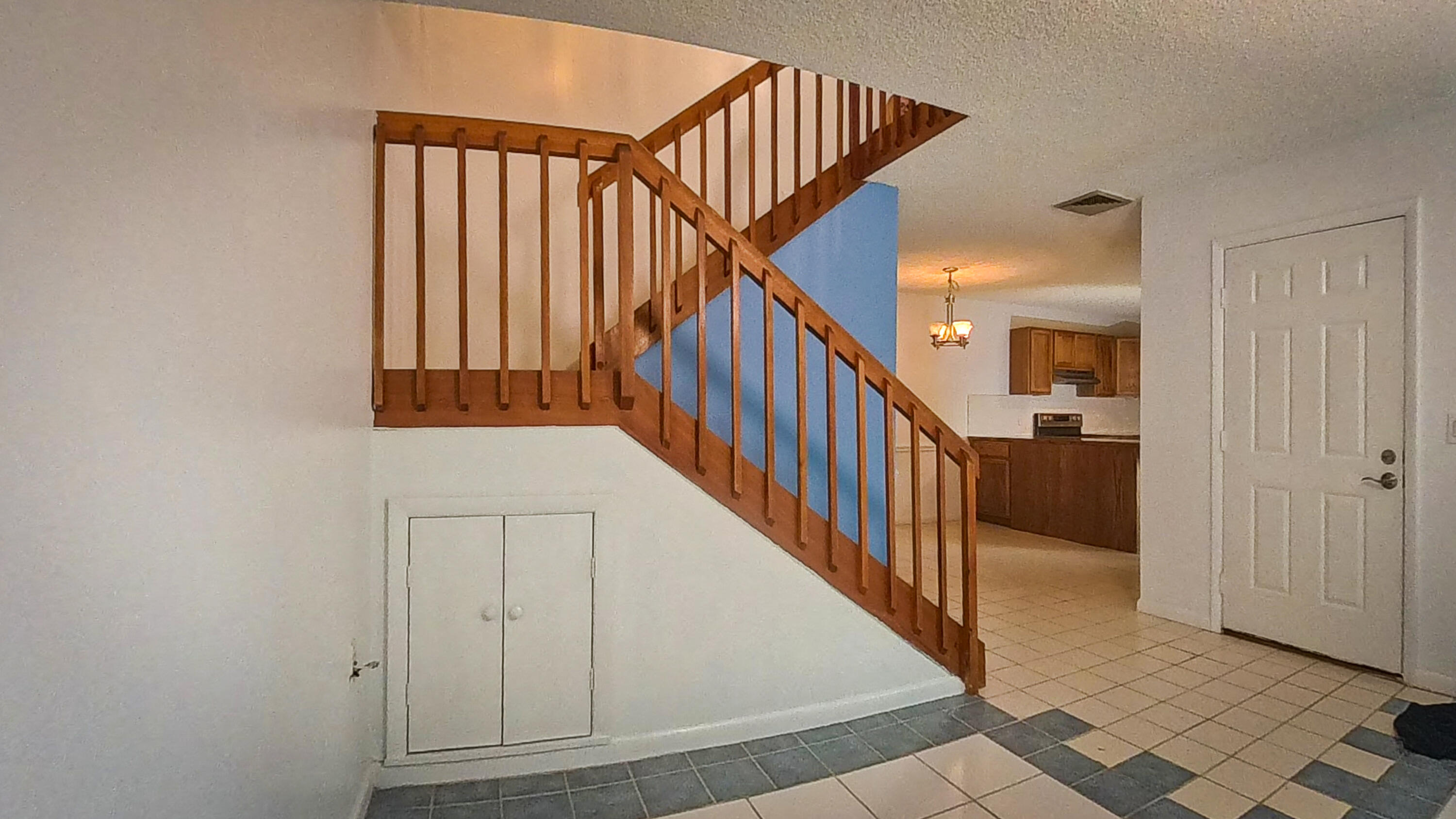 EMERALD LAKES - Residential