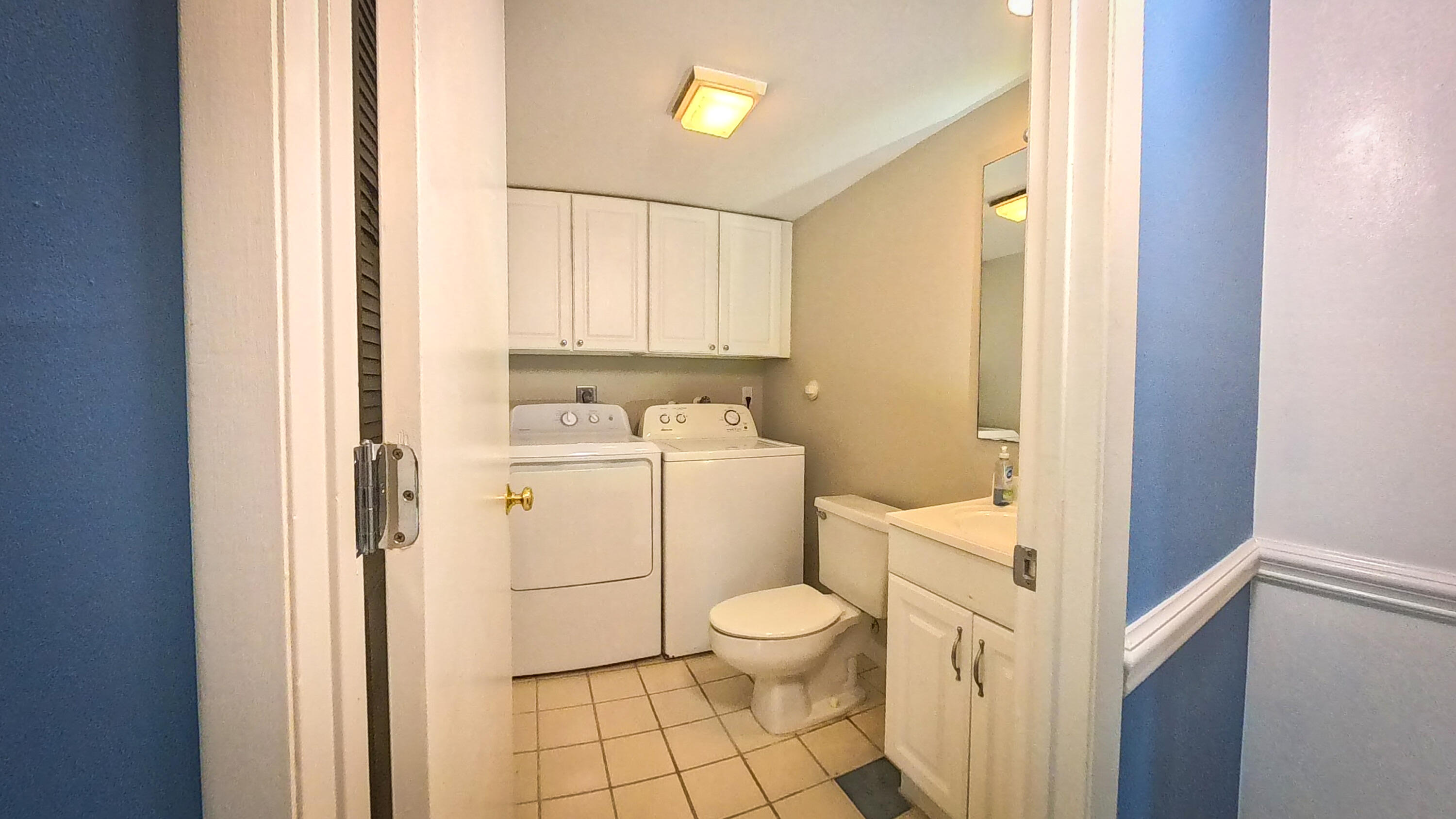 EMERALD LAKES - Residential