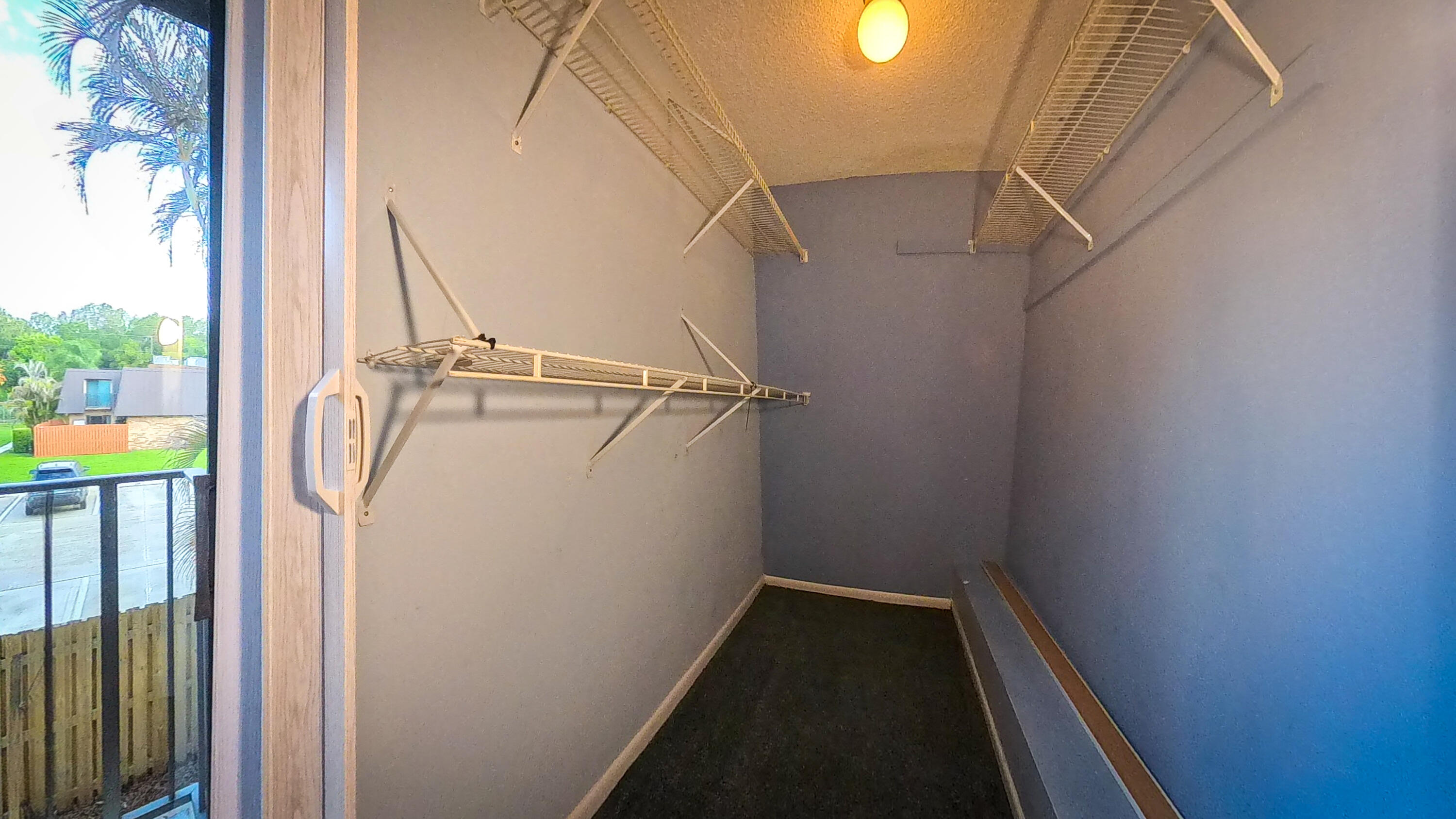 EMERALD LAKES - Residential