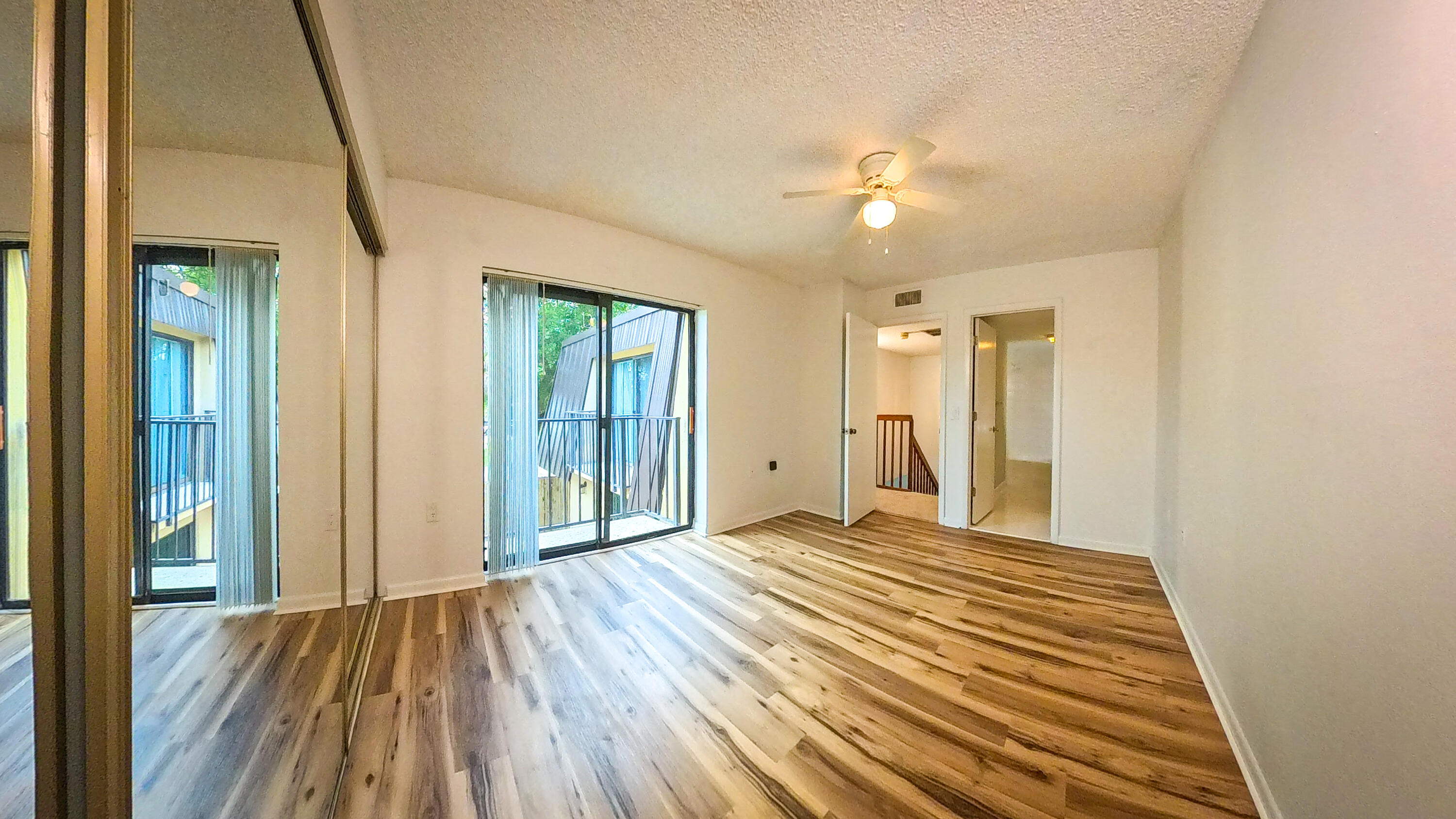 EMERALD LAKES - Residential