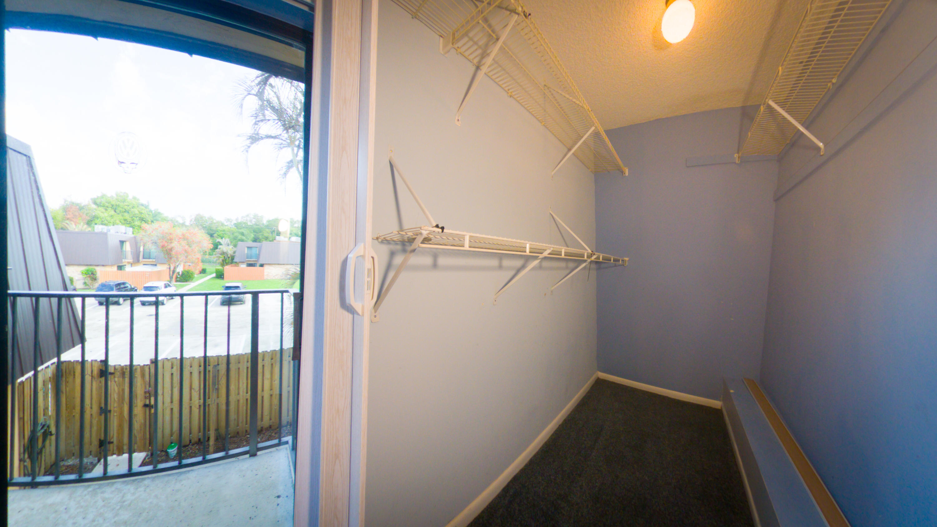 EMERALD LAKES - Residential