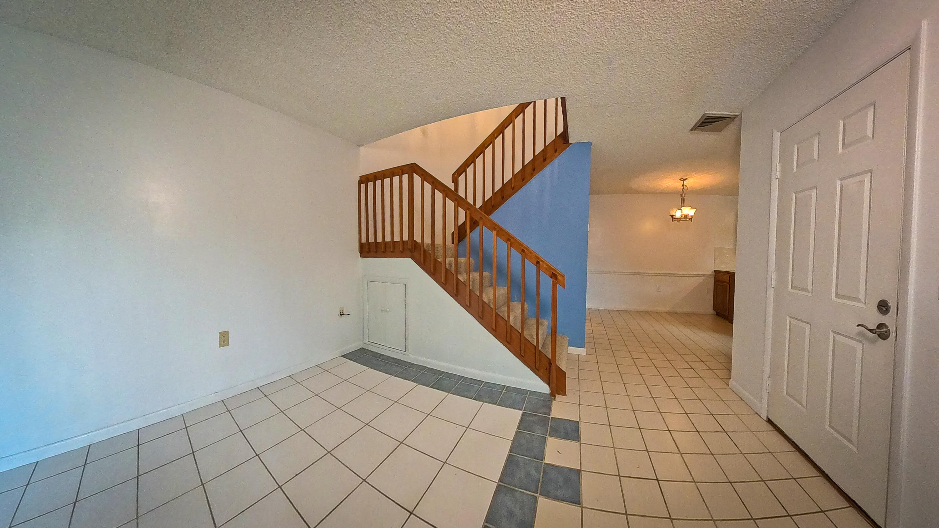 EMERALD LAKES - Residential