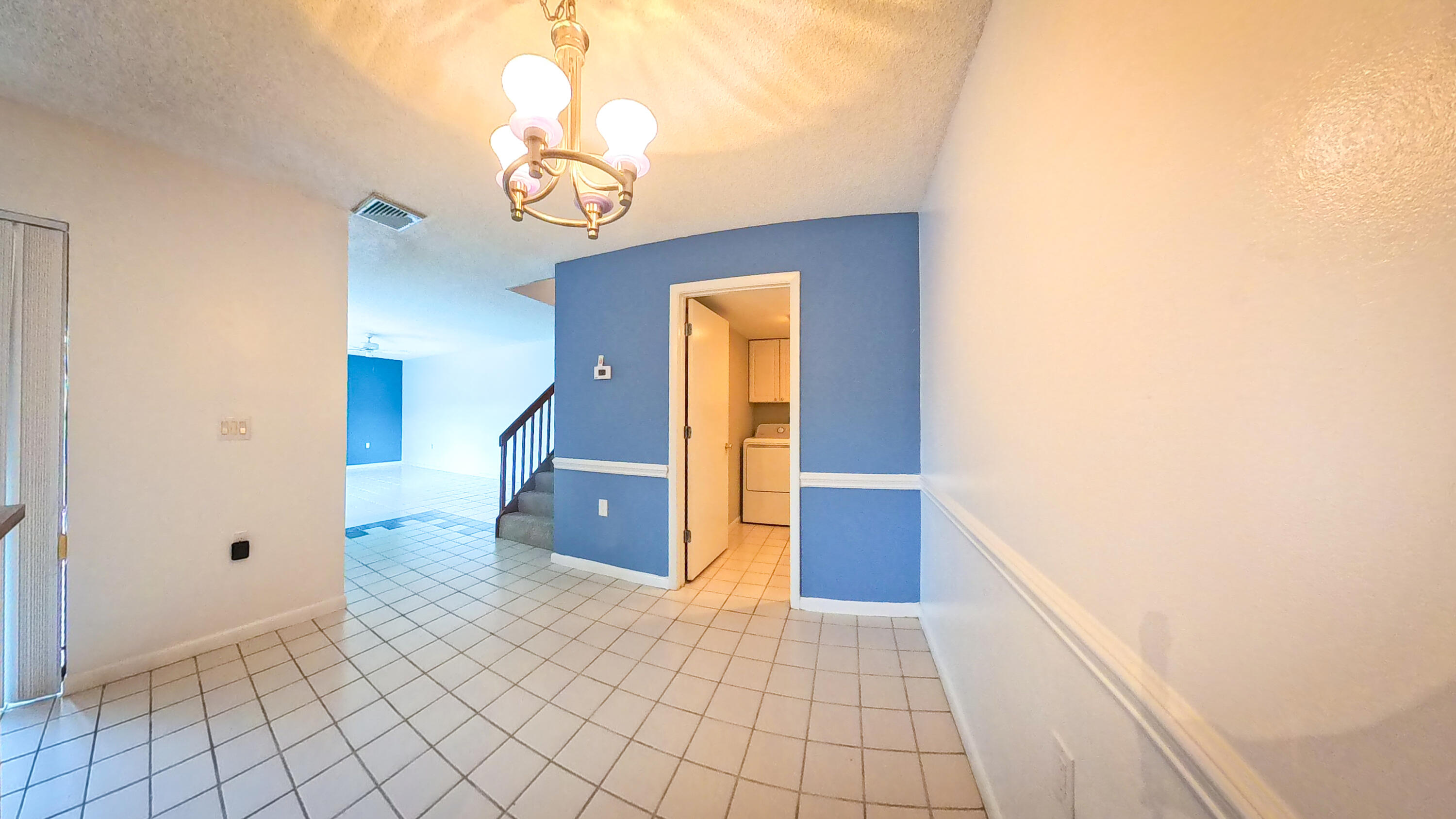 EMERALD LAKES - Residential