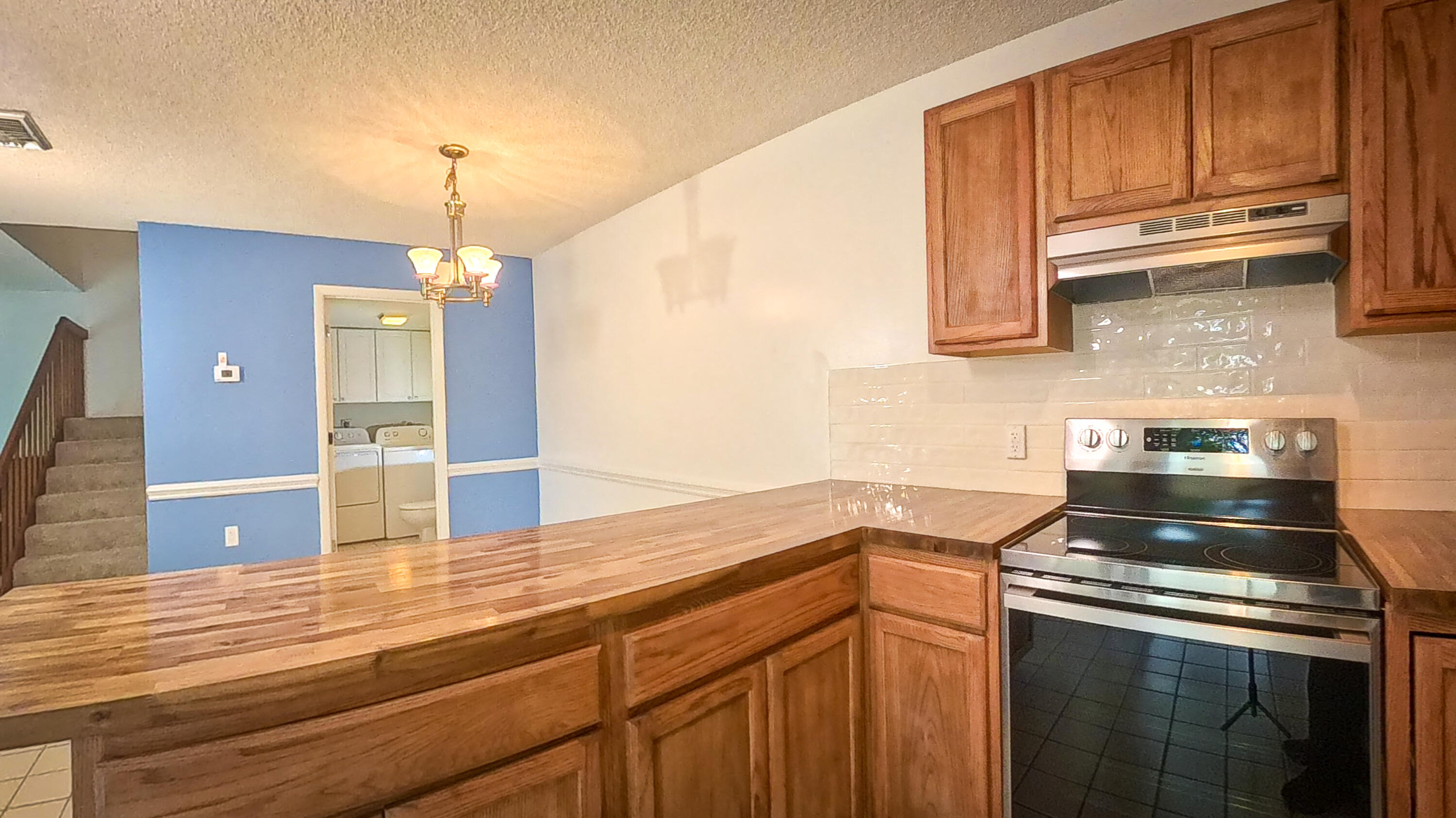 EMERALD LAKES - Residential