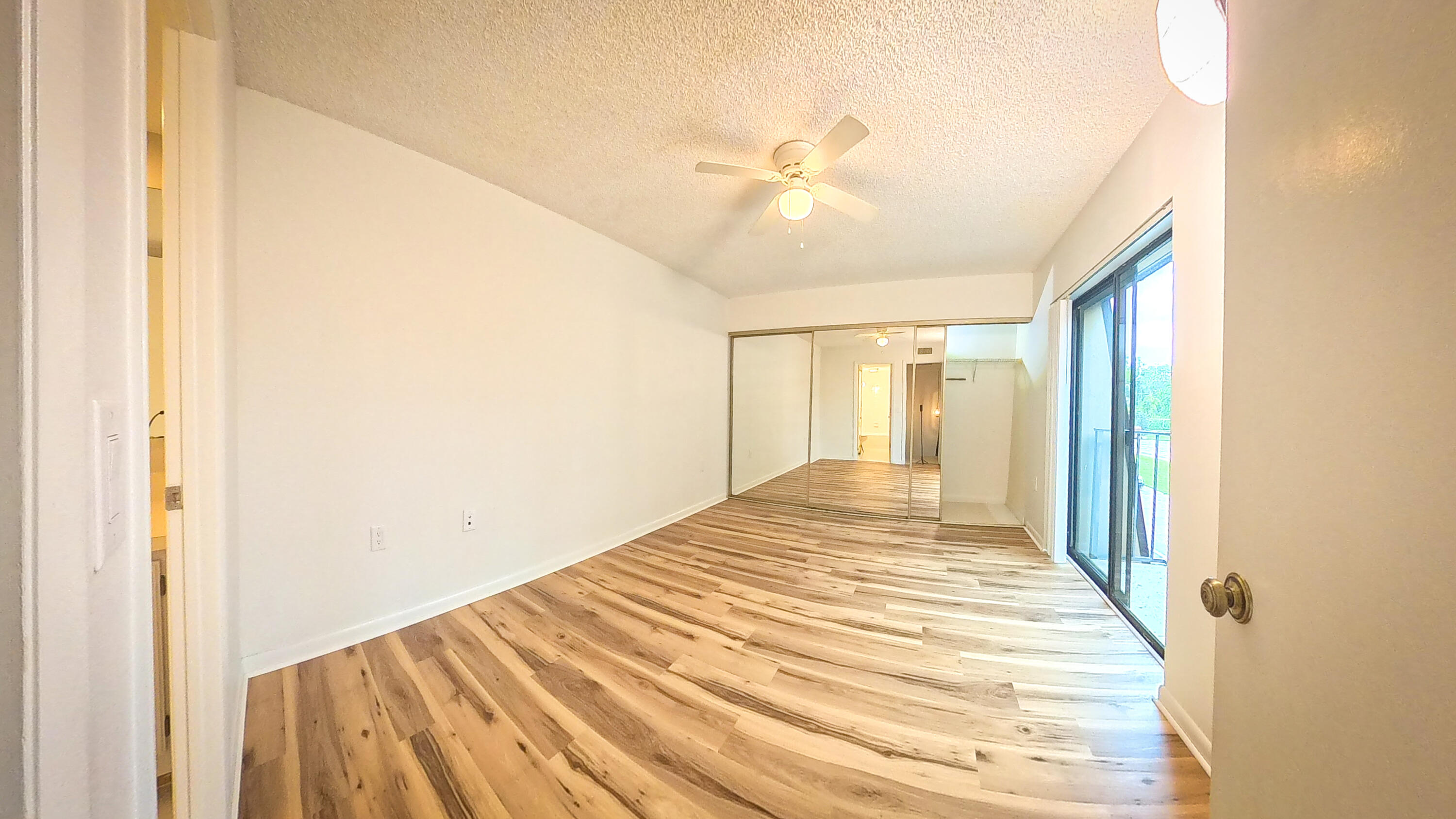 EMERALD LAKES - Residential