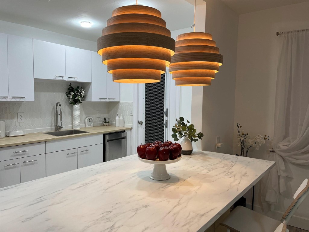 LONGWOOD HOUSE CONDOMINIU - Residential