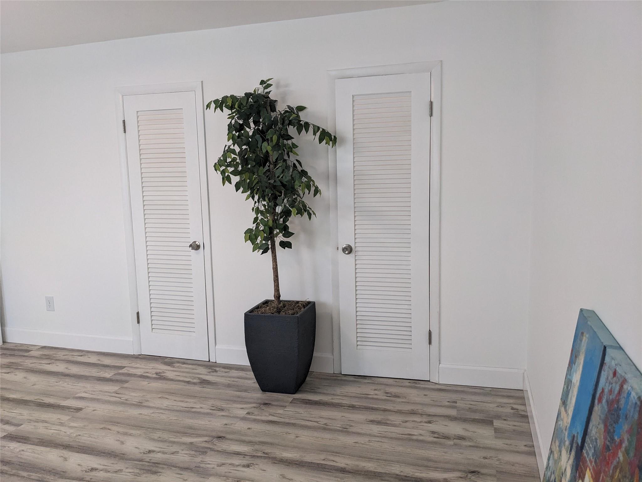 LONGWOOD HOUSE CONDOMINIU - Residential