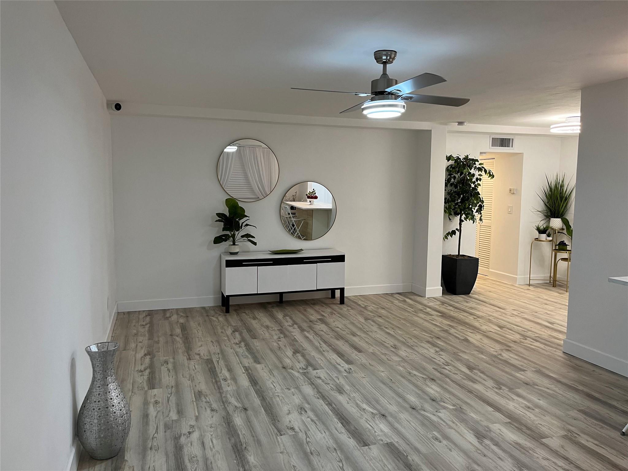 LONGWOOD HOUSE CONDOMINIU - Residential