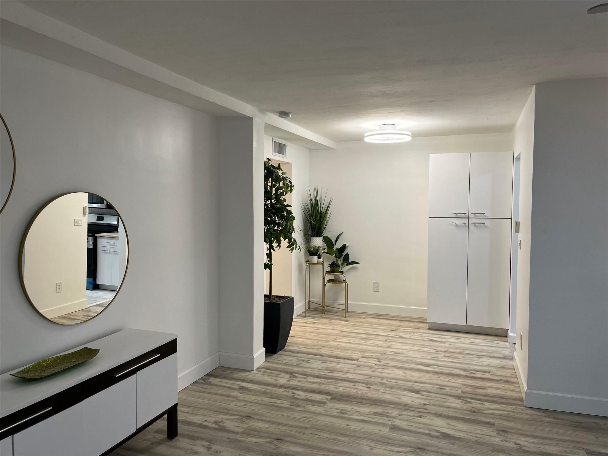 LONGWOOD HOUSE CONDOMINIU - Residential