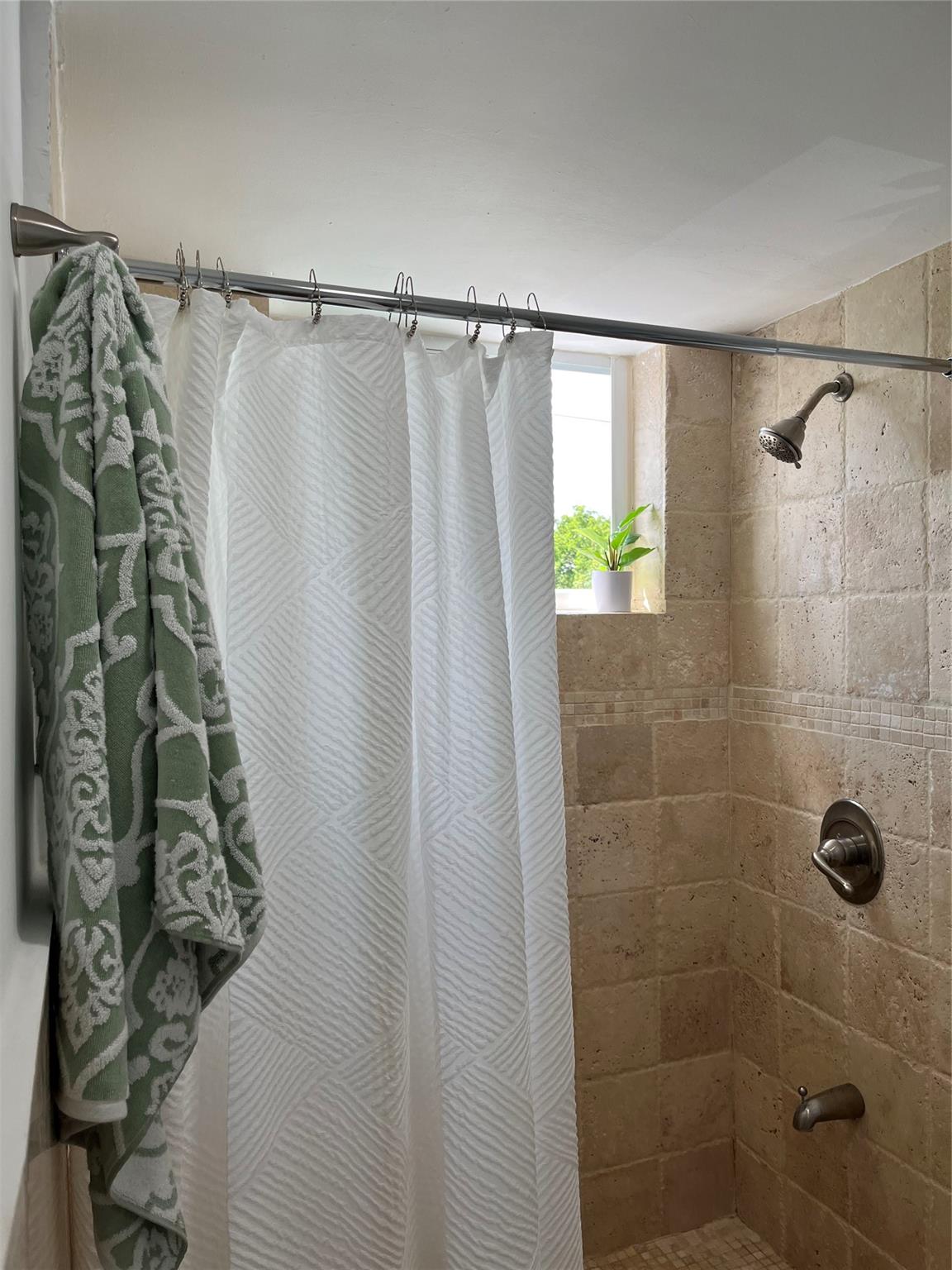 LONGWOOD HOUSE CONDOMINIU - Residential