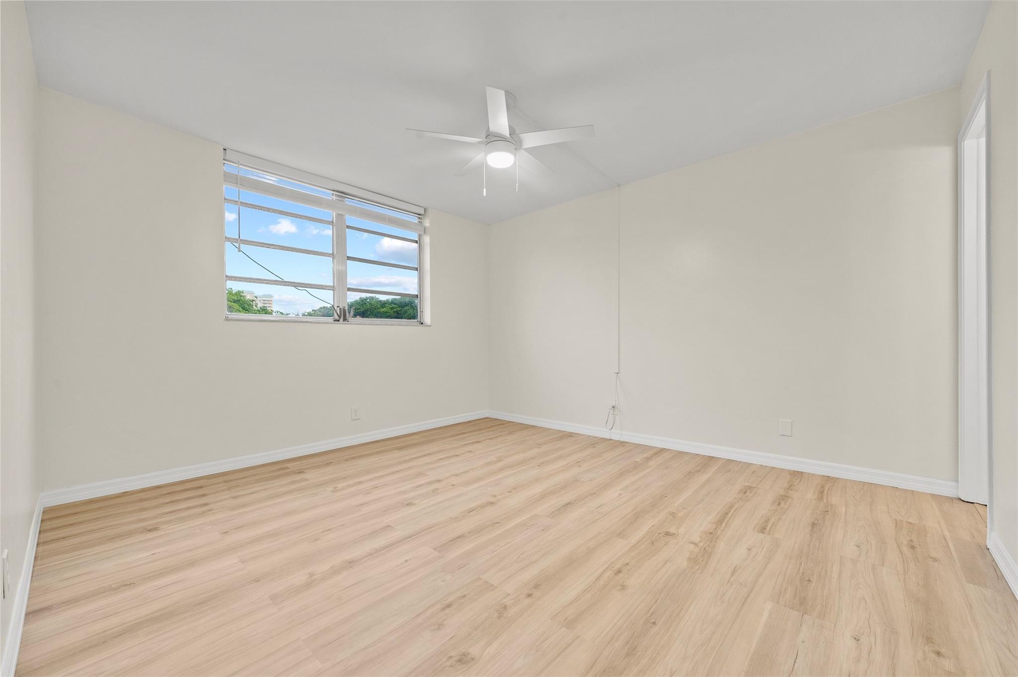 HARBOUR HALL INLET CLUB C - Residential