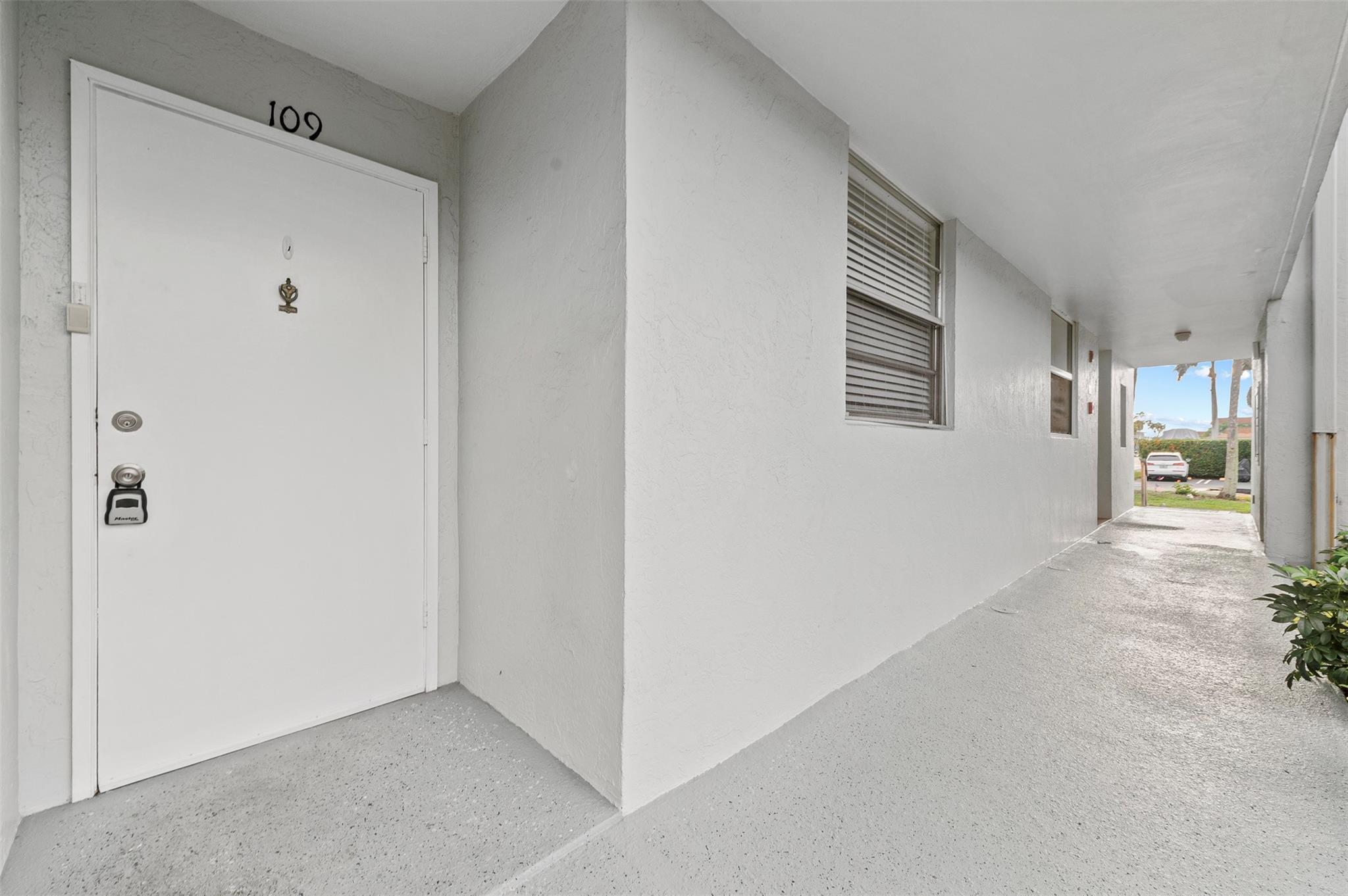 HARBOUR HALL INLET CLUB C - Residential