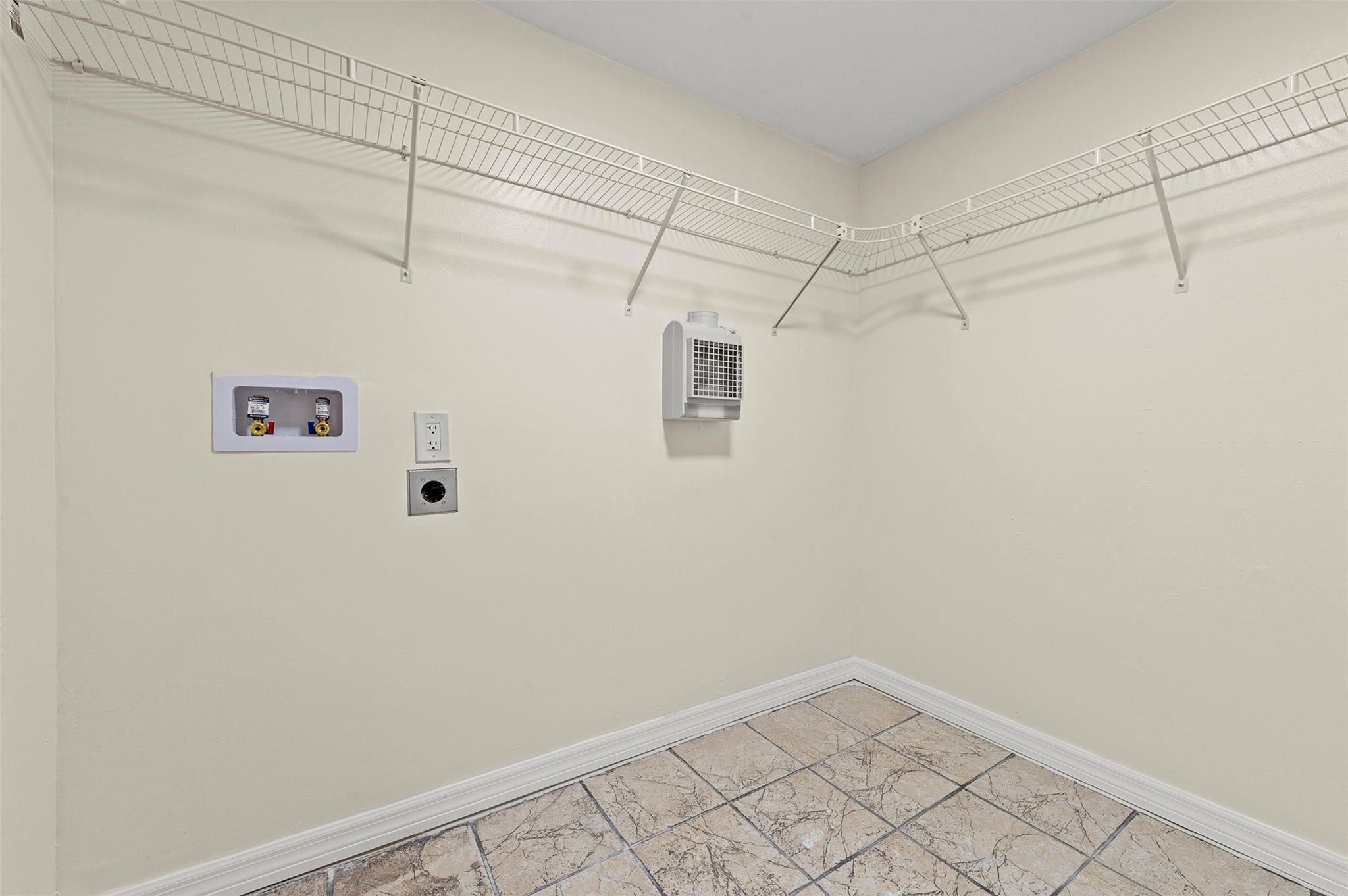 HARBOUR HALL INLET CLUB C - Residential