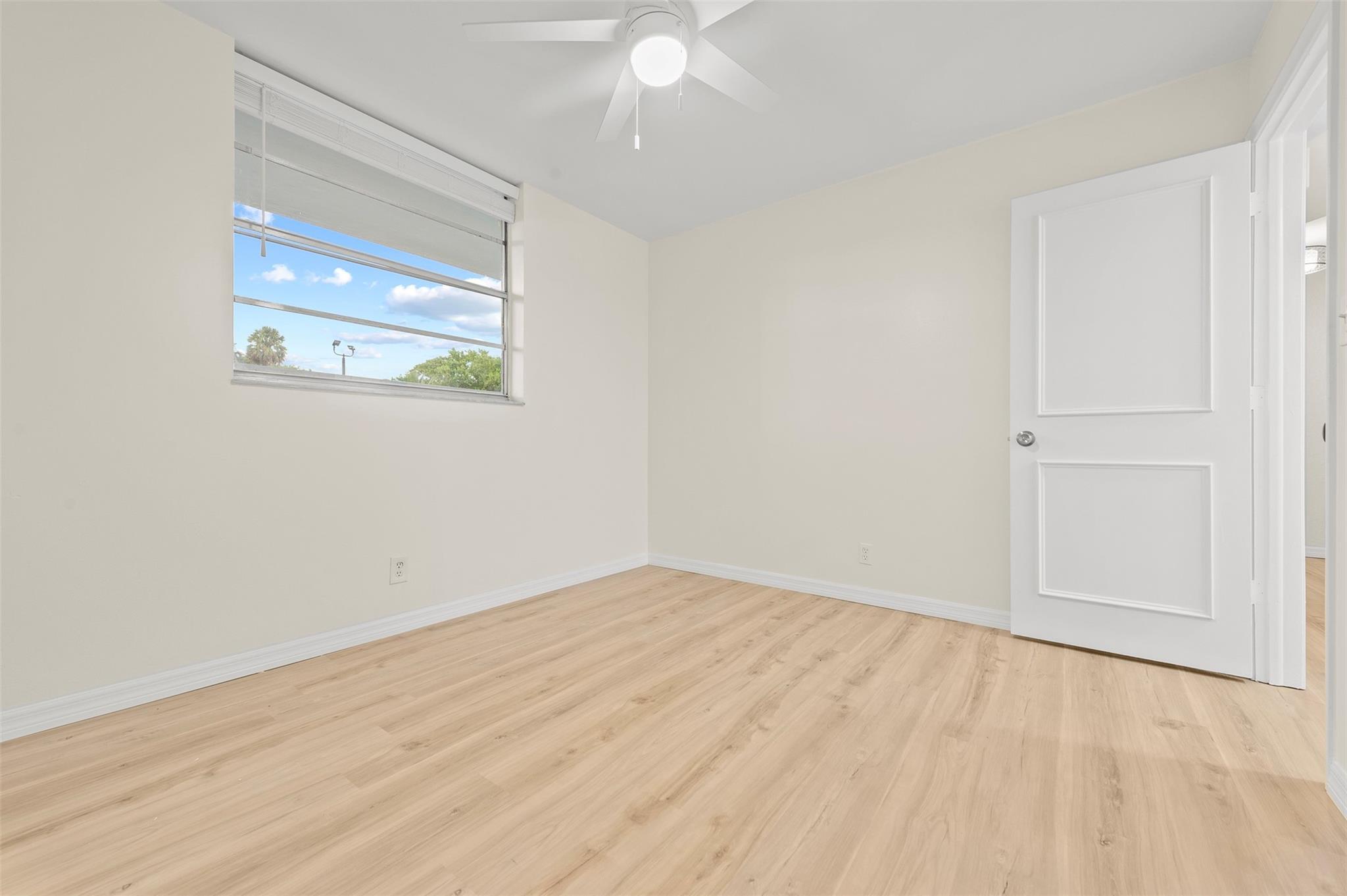 HARBOUR HALL INLET CLUB C - Residential