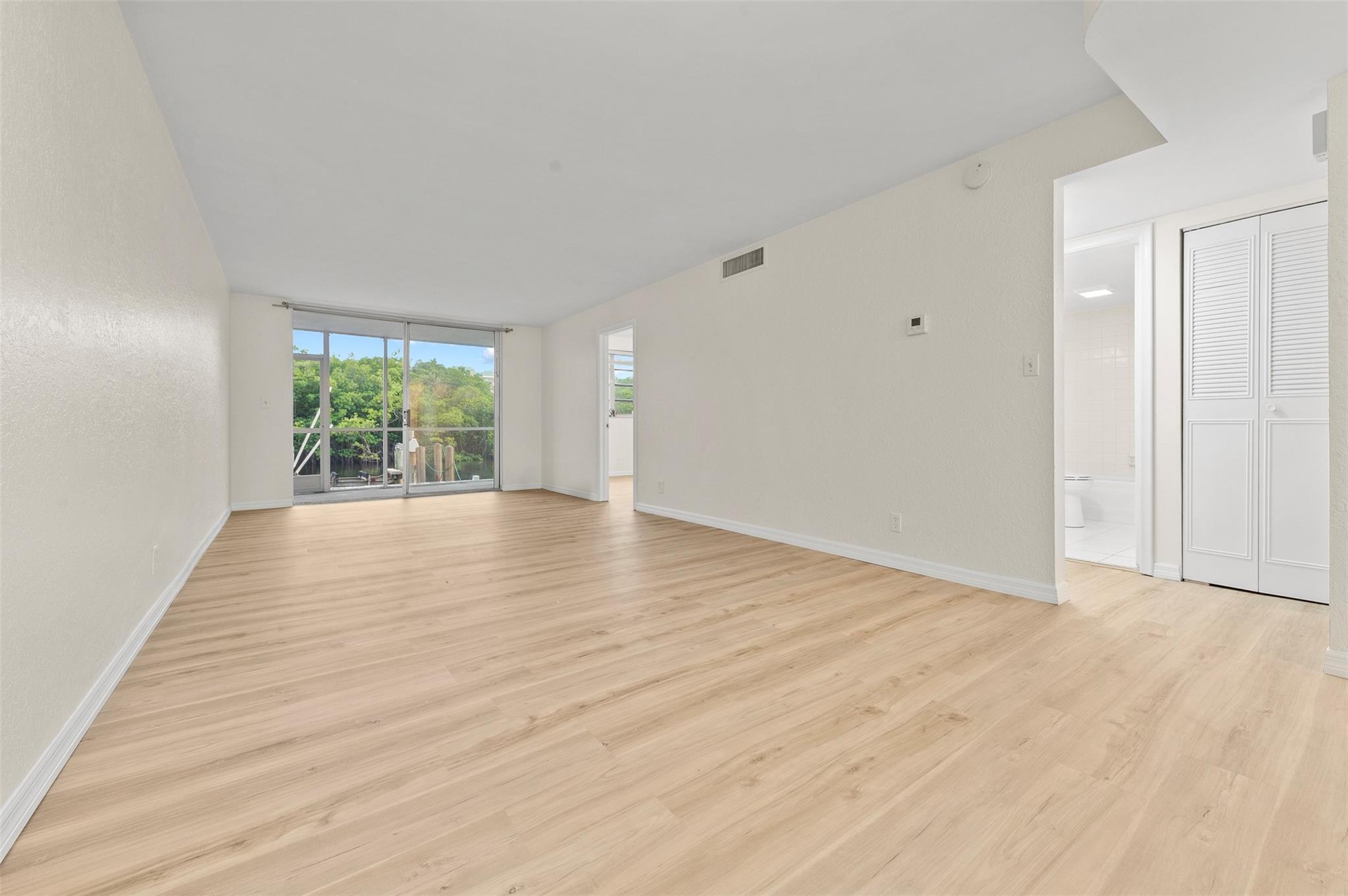 HARBOUR HALL INLET CLUB C - Residential