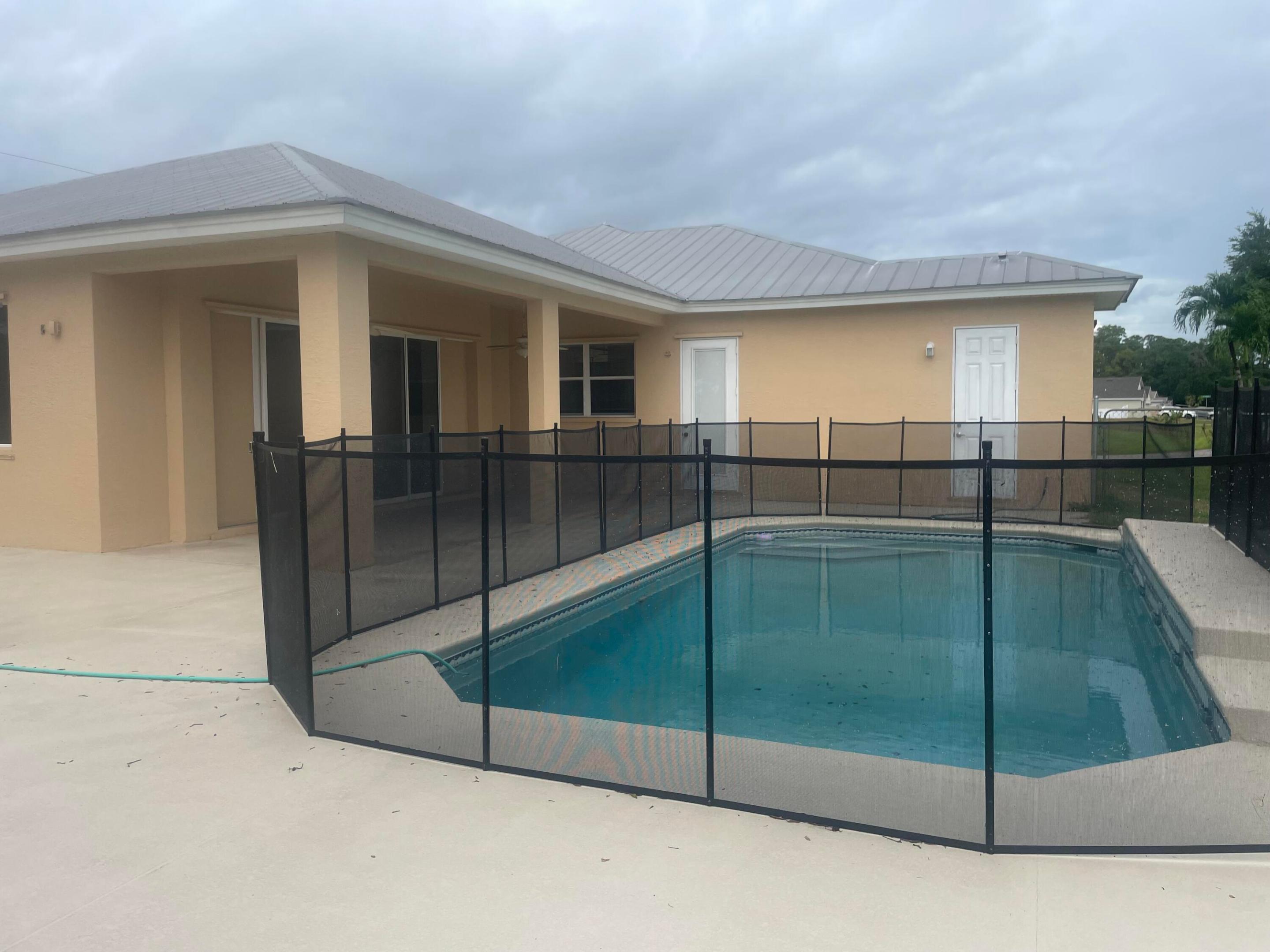 PORT ST LUCIE SECTION 5 - Residential Lease