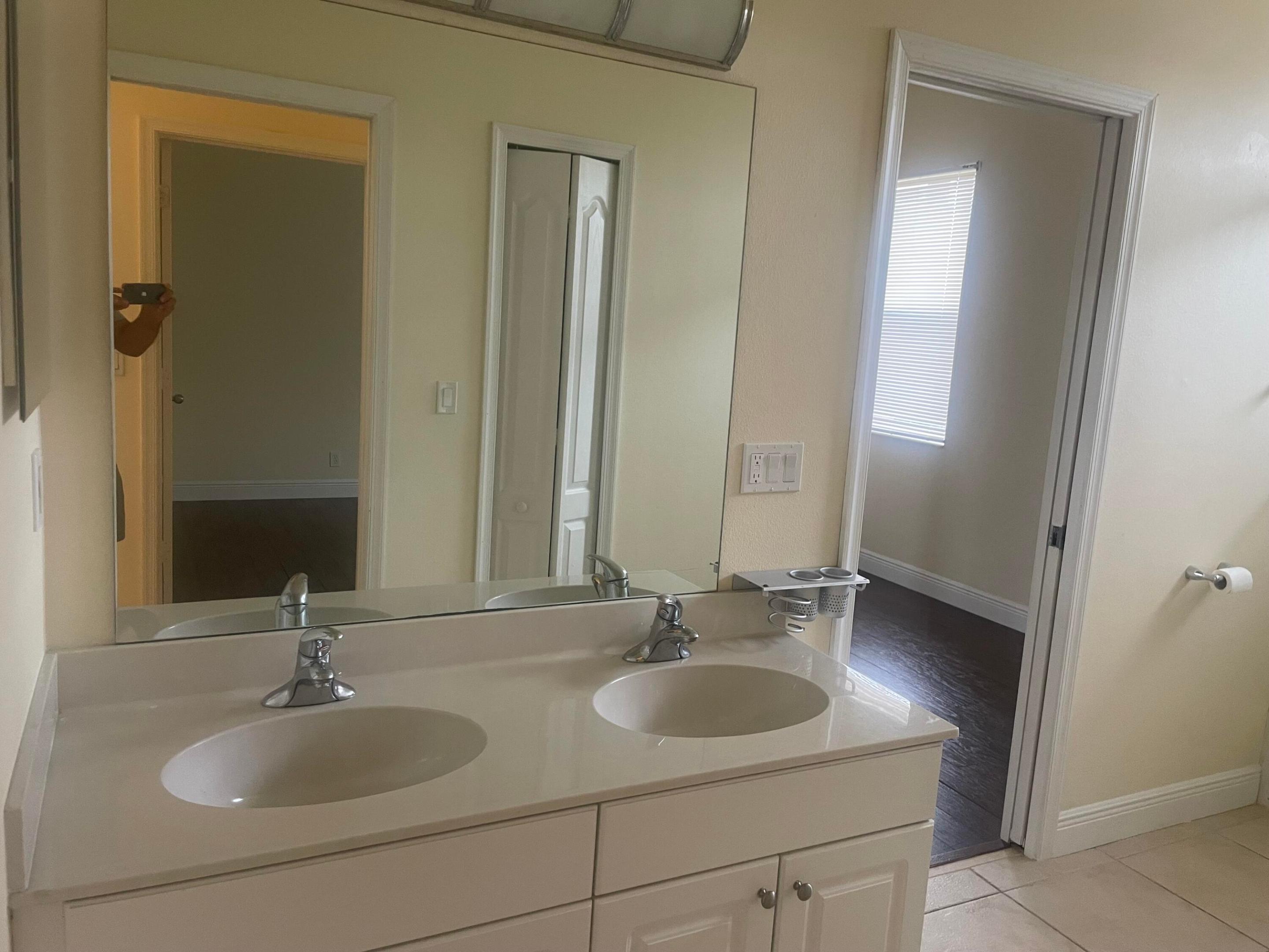 PORT ST LUCIE SECTION 5 - Residential Lease