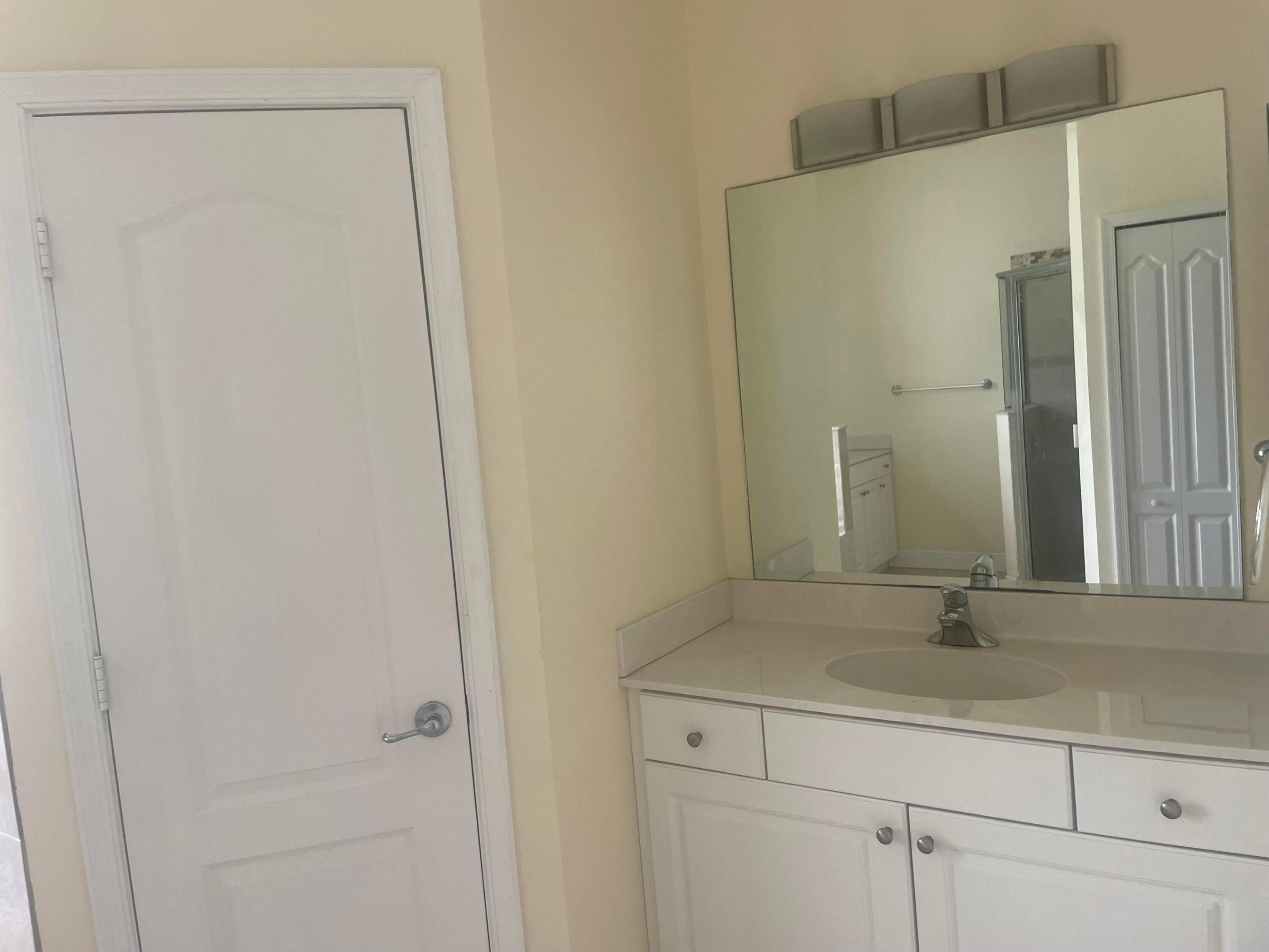 PORT ST LUCIE SECTION 5 - Residential Lease