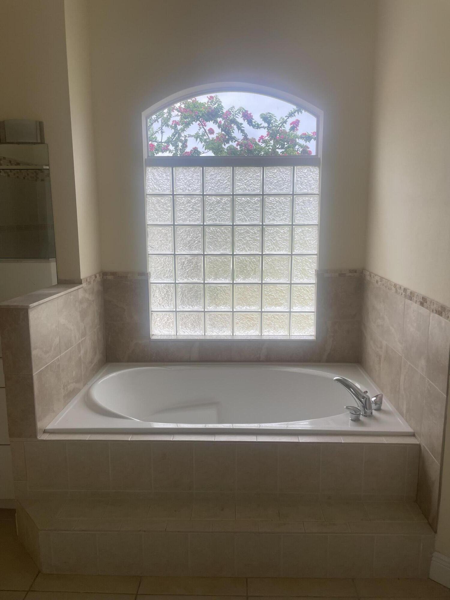 PORT ST LUCIE SECTION 5 - Residential Lease