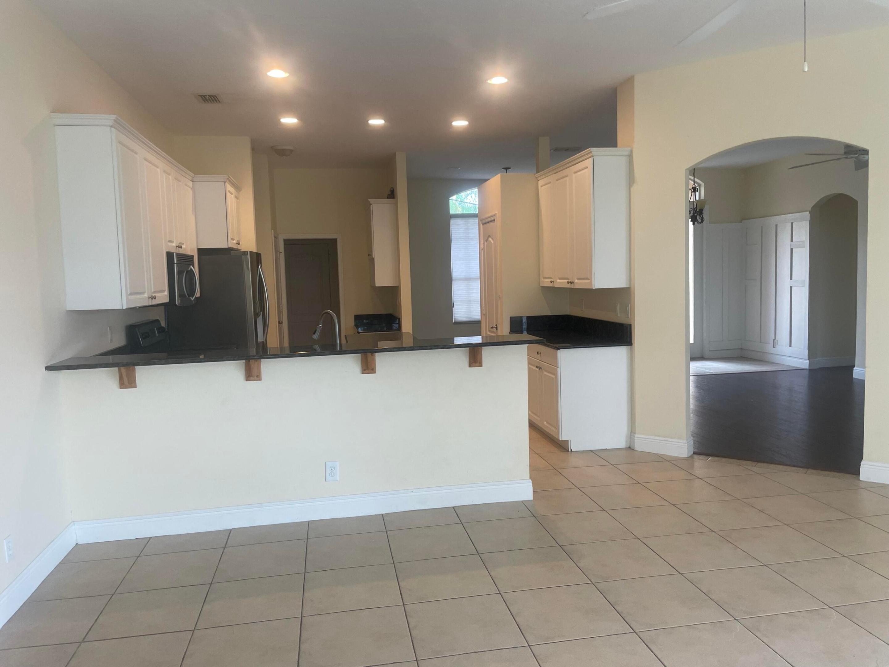 PORT ST LUCIE SECTION 5 - Residential Lease