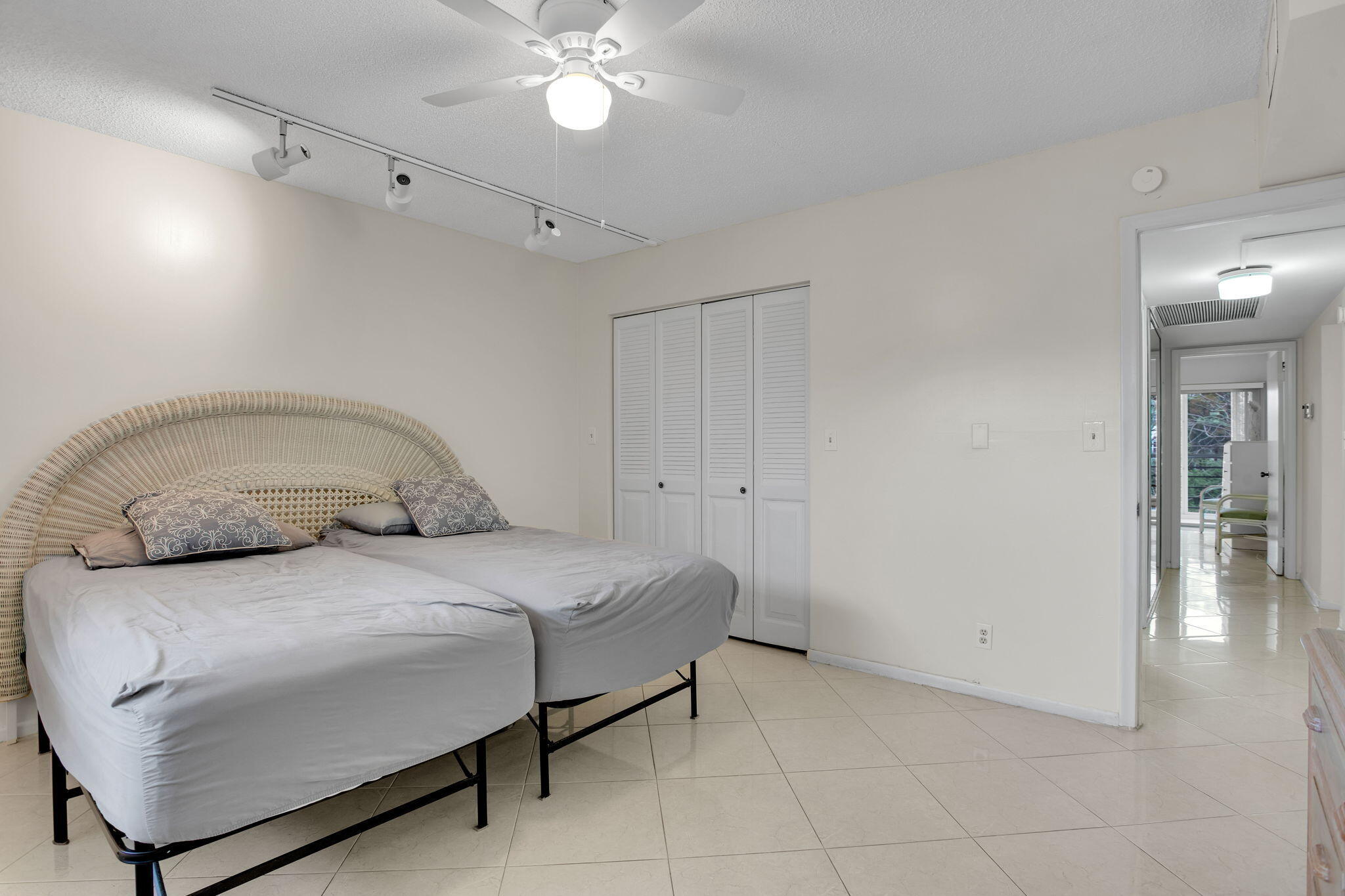 MARTINIQUE VILLAGE II B CONDO - Residential