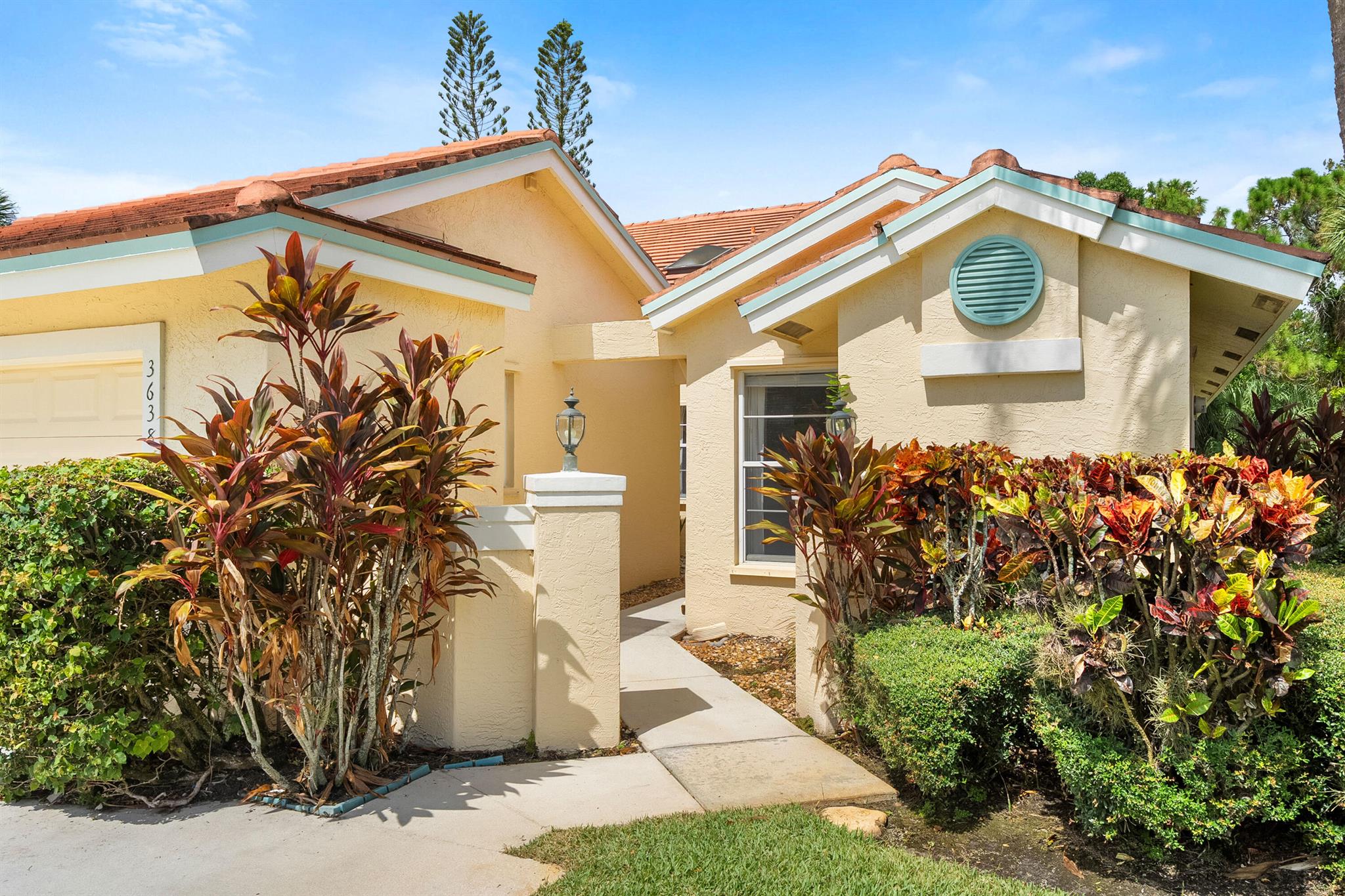 3638 SW Whispering Sound Drive
