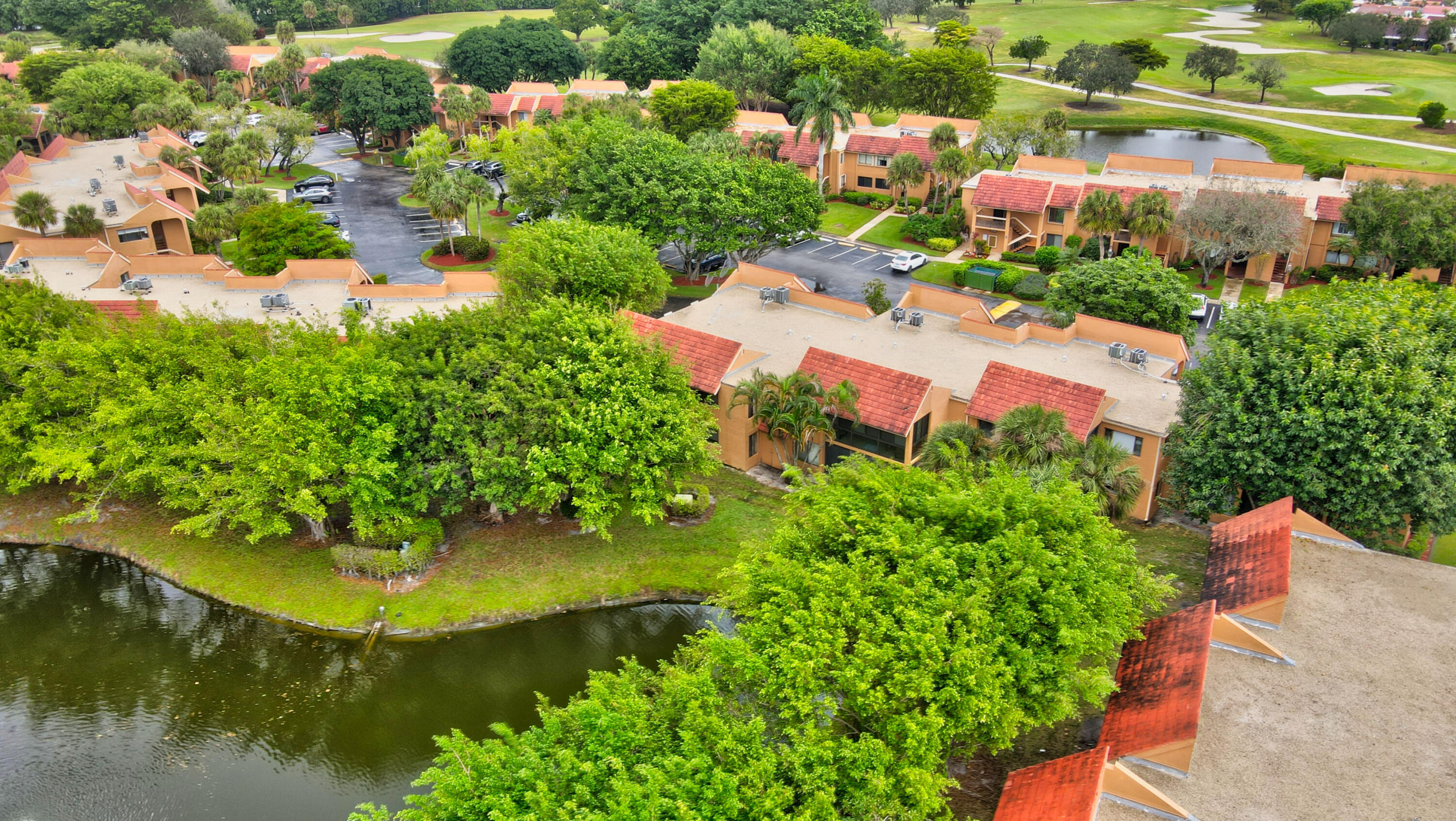 GREEN LAKES CONDO 1 THRU 21 OR3248P1 - Residential