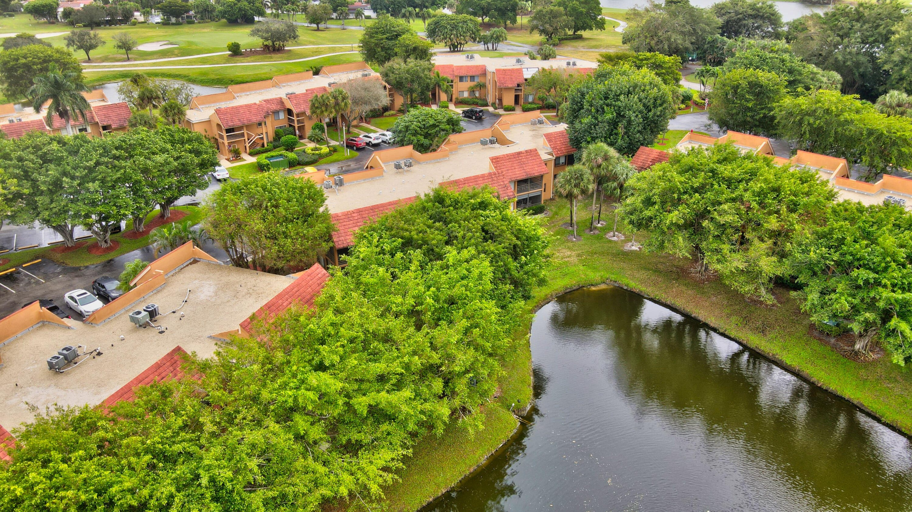 GREEN LAKES CONDO 1 THRU 21 OR3248P1 - Residential