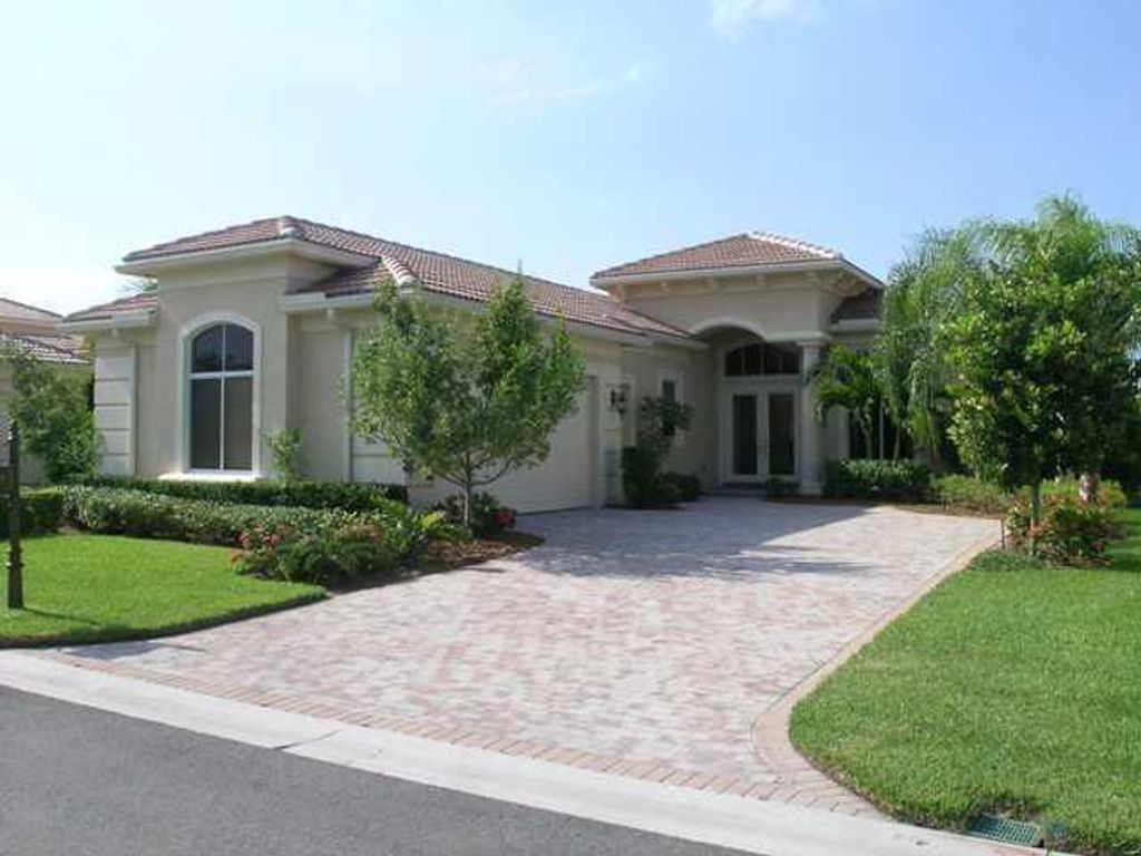 Photo of 285 Porto Vecchio Way, Palm Beach Gardens, FL 33418 (MLS # R10870351)