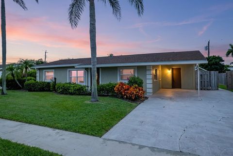 425 Palo Alto Drive Lake Worth FL 33461