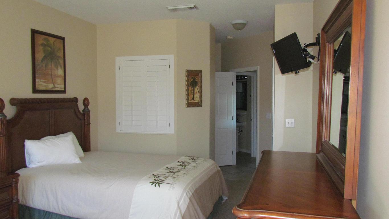 GOLF VILLAS CONDOMINIUM - Residential