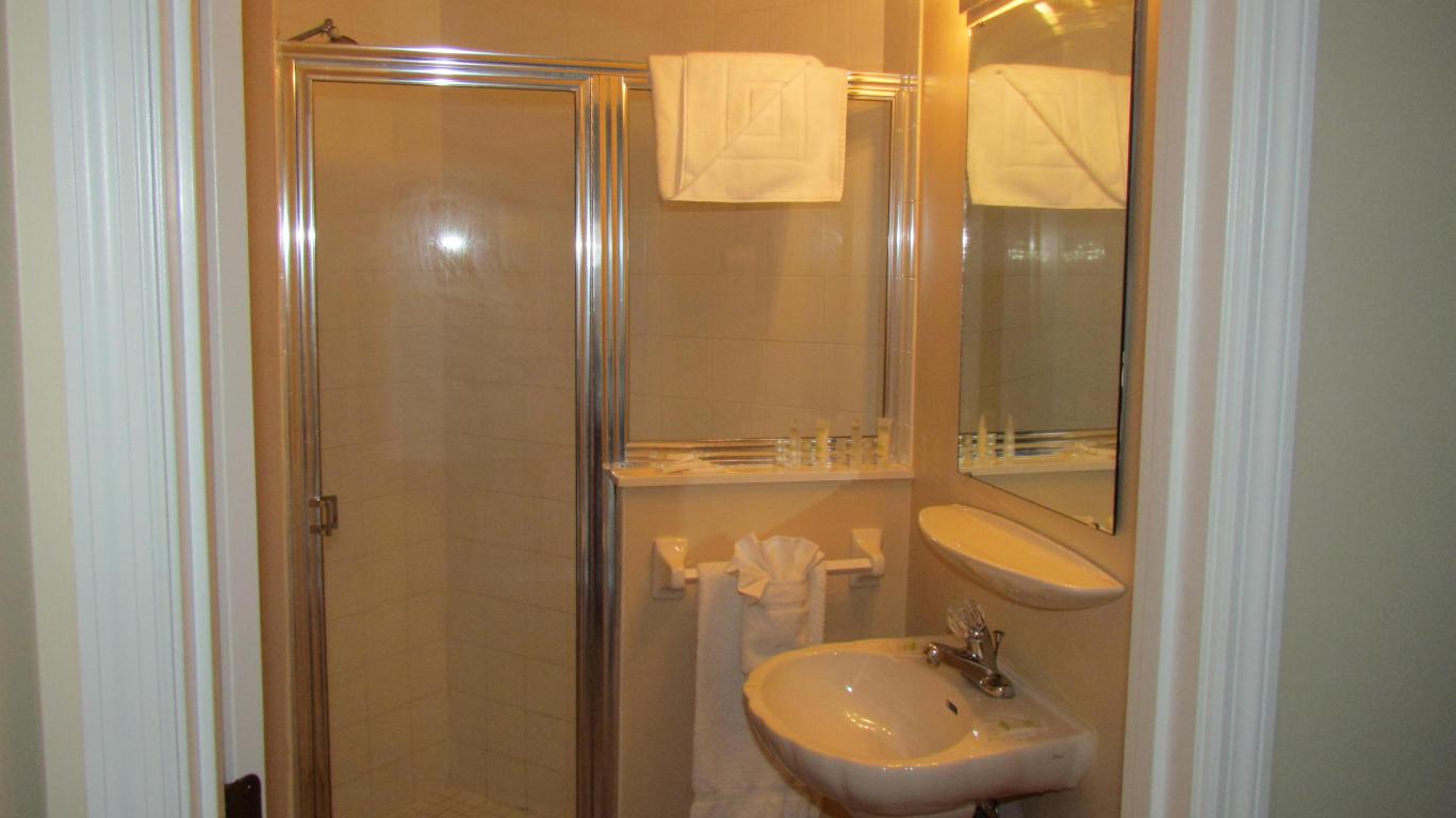 GOLF VILLAS CONDOMINIUM - Residential