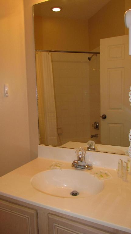 GOLF VILLAS CONDOMINIUM - Residential