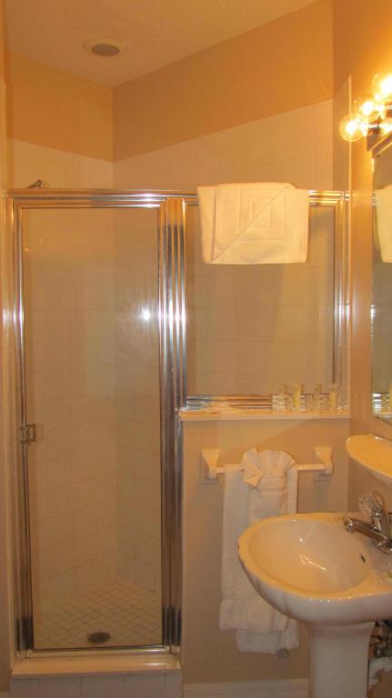 GOLF VILLAS CONDOMINIUM - Residential