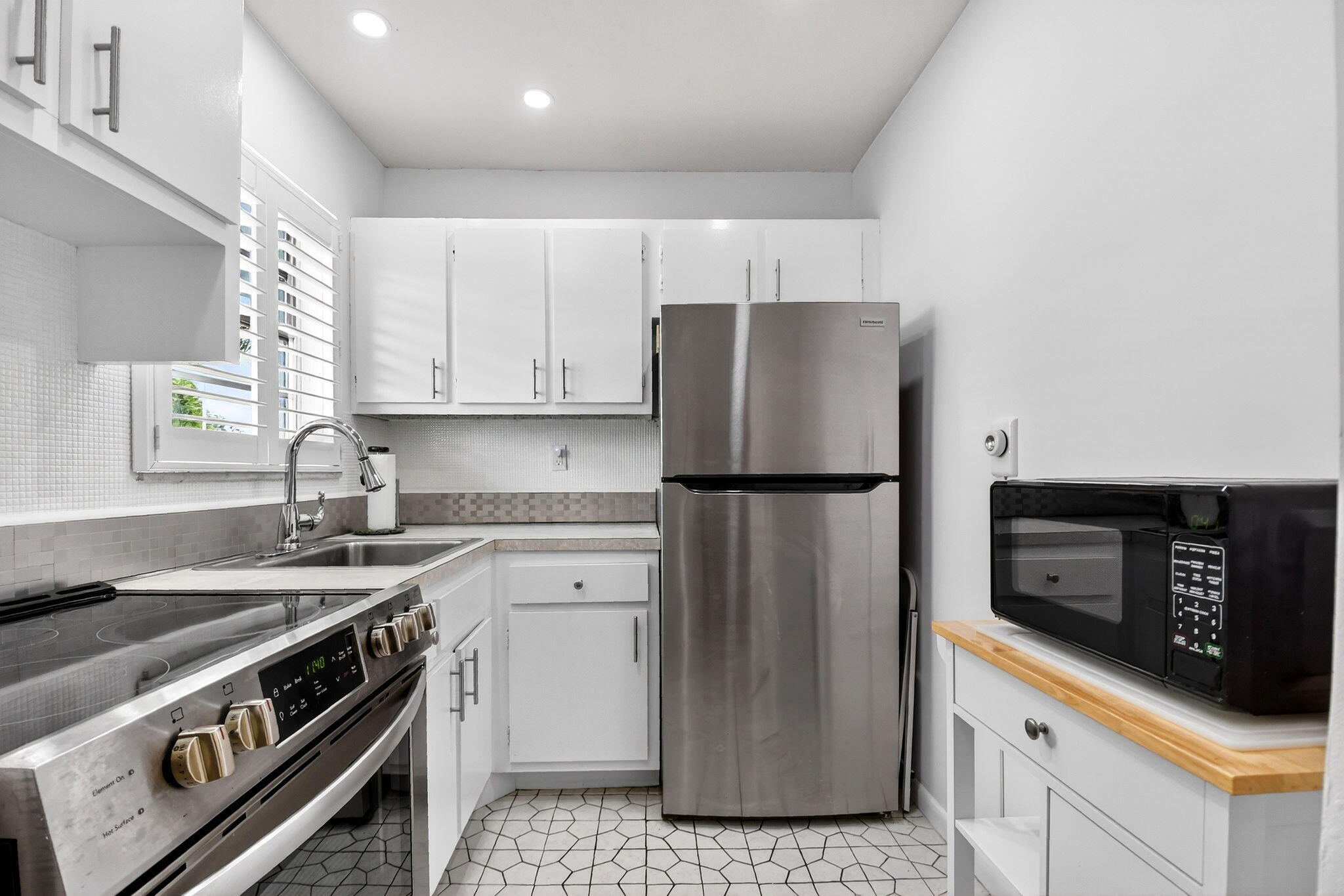 LEISUREVILLE LAKE CONDO - Residential