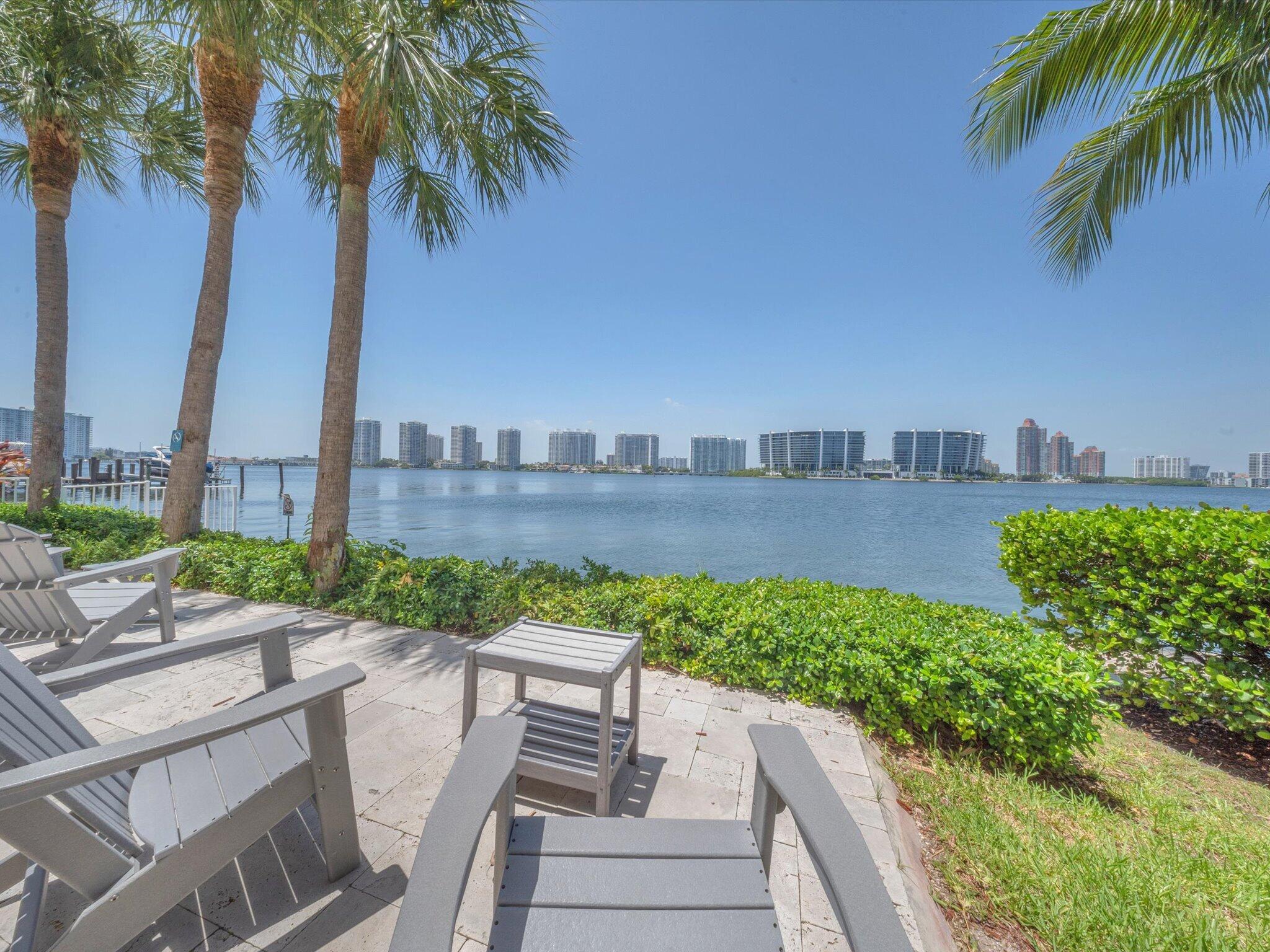 18100 N Bay Road 707