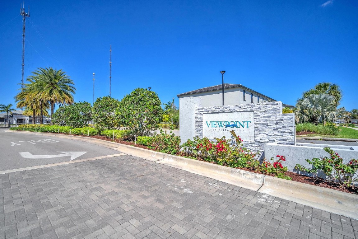 Vista Lago - Residential