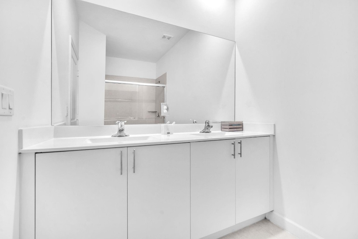 Vista Lago - Residential