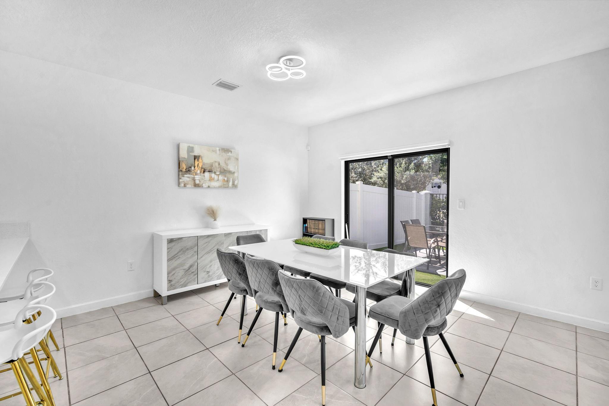 Vista Lago - Residential